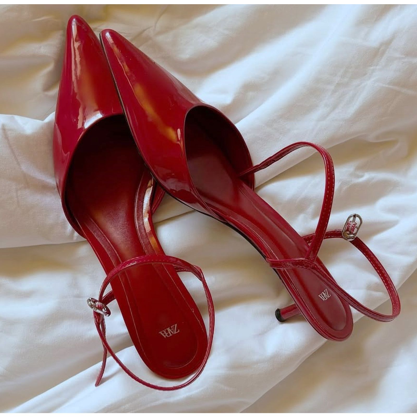 ZARA women's Red Pointed Toe Kitten Heels NWT
