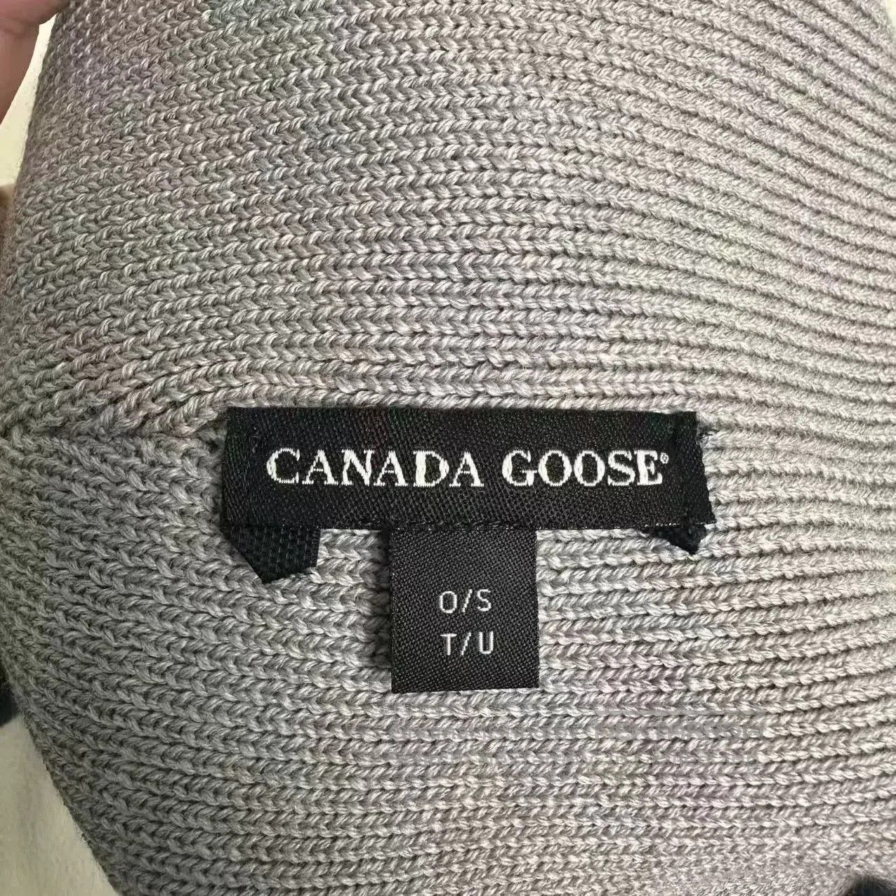 Canada Goose Canada Goose Classic Logo Beanie. Size ONE SIZE - 2 Thumbnail