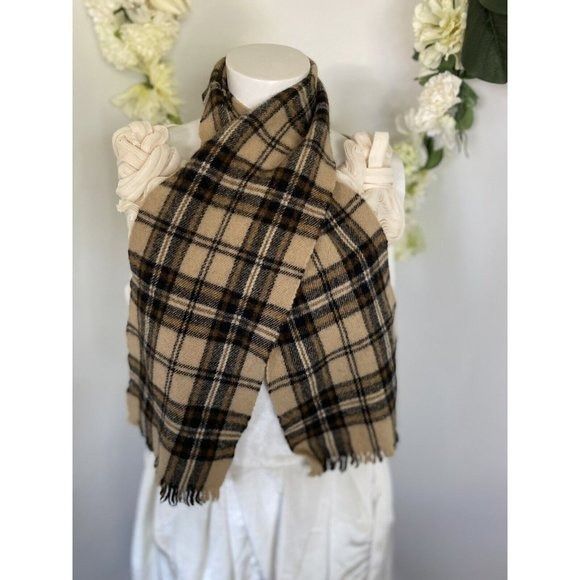 The Woollen Mill Of Princes St Edinburgh Lambswool Scarf Pur