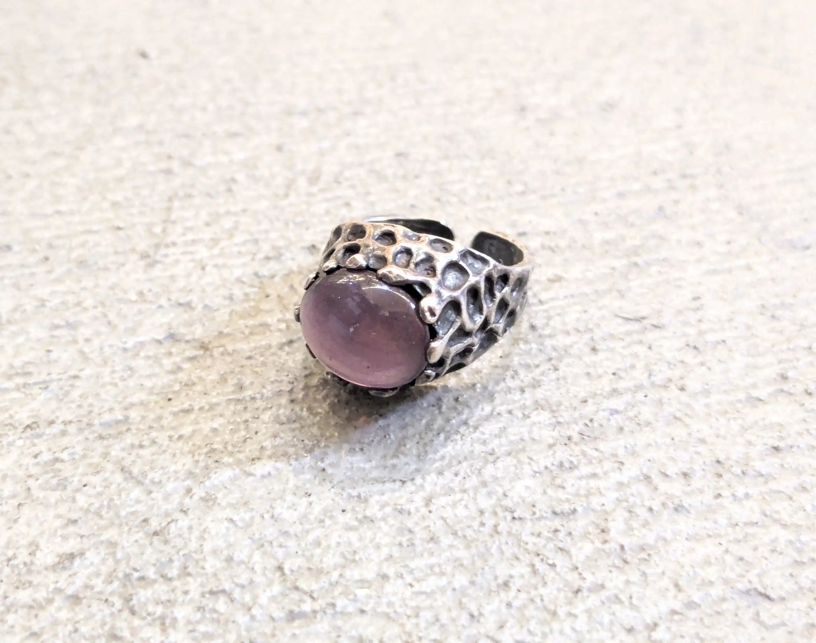Jewelry × Vintage Vintage Sterling Silver Ring Purple 5 Brutalist Oval Size ONE SIZE - 1 Thumbnail