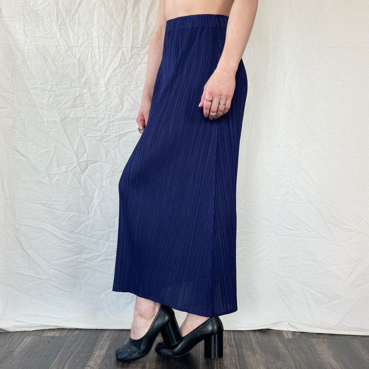 Issey Miyake × Pleats Please Issey Miyake Pleats Please Navy A-Line Midi Skirt Size 27" / US 4 / IT 40 - 4 Thumbnail