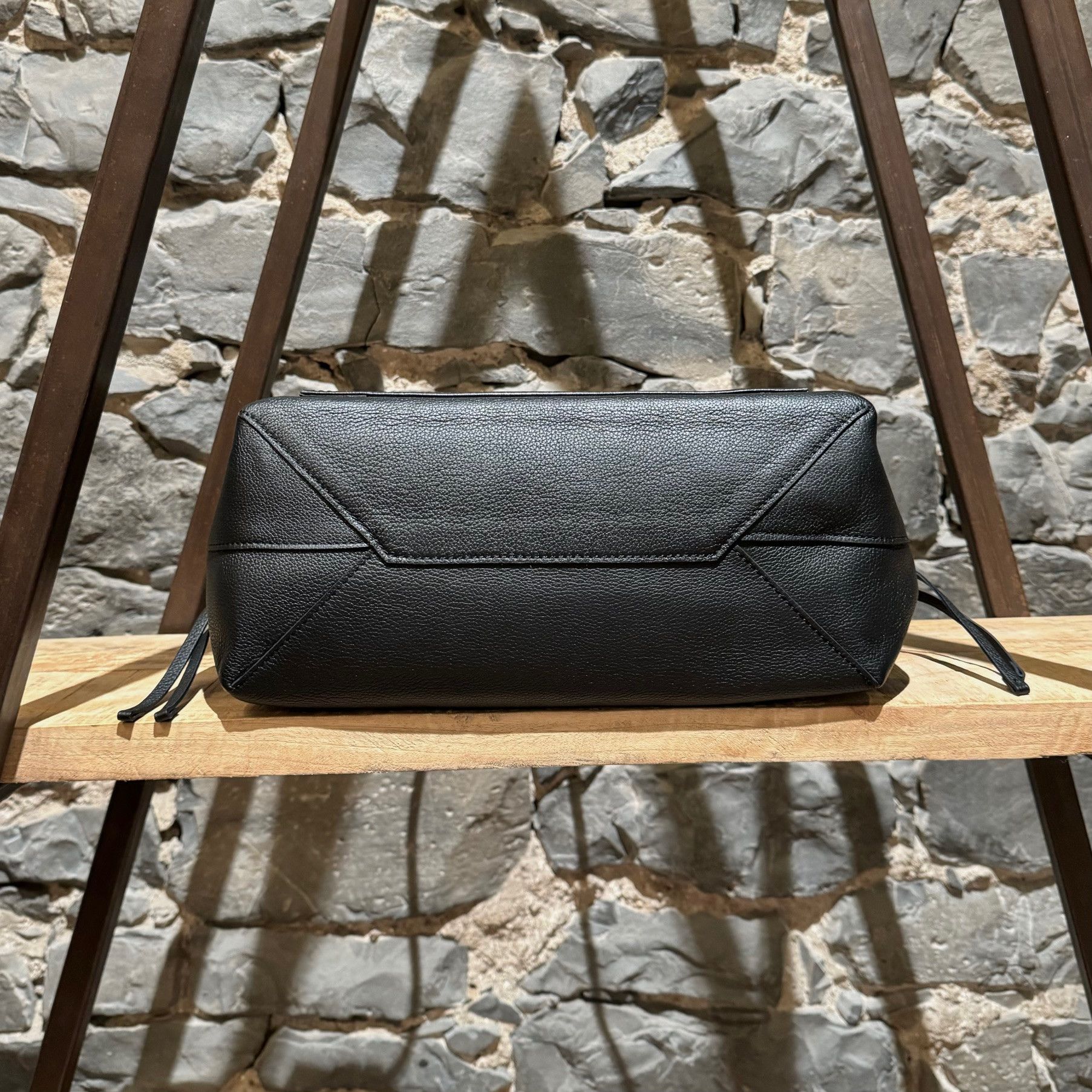Louis Vuitton Louis Vuitton 2015 Black Vanilla Lockme MM Bag Size ONE SIZE - 7 Thumbnail