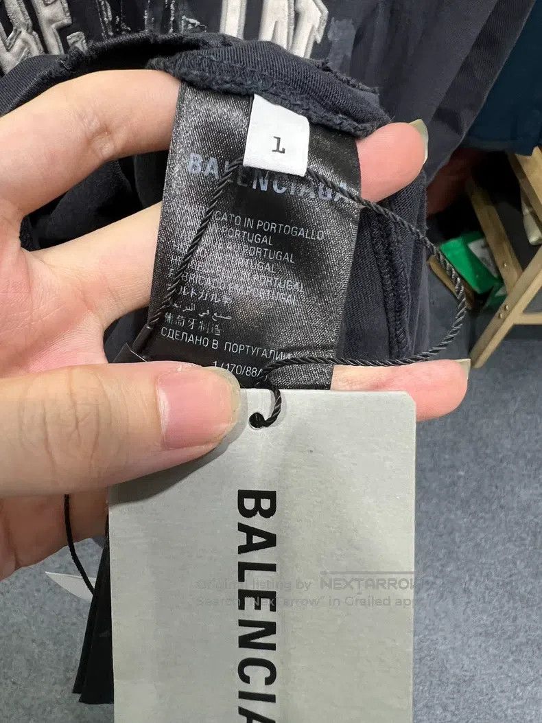 Balenciaga Balenciaga Short-Sleeve T-Shirt Size US S / EU 44-46 / 1 - 4 Thumbnail