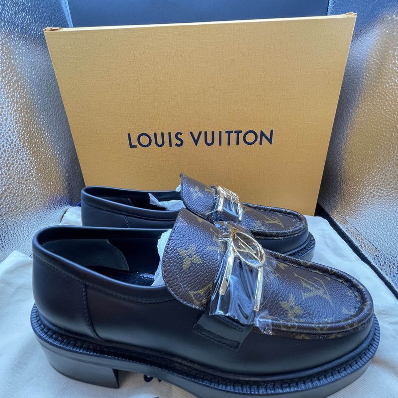 Louis Vuitton Louis Vuitton Black Leather Lug Sole Loafers Size US 7 / IT 37 - 6 Thumbnail