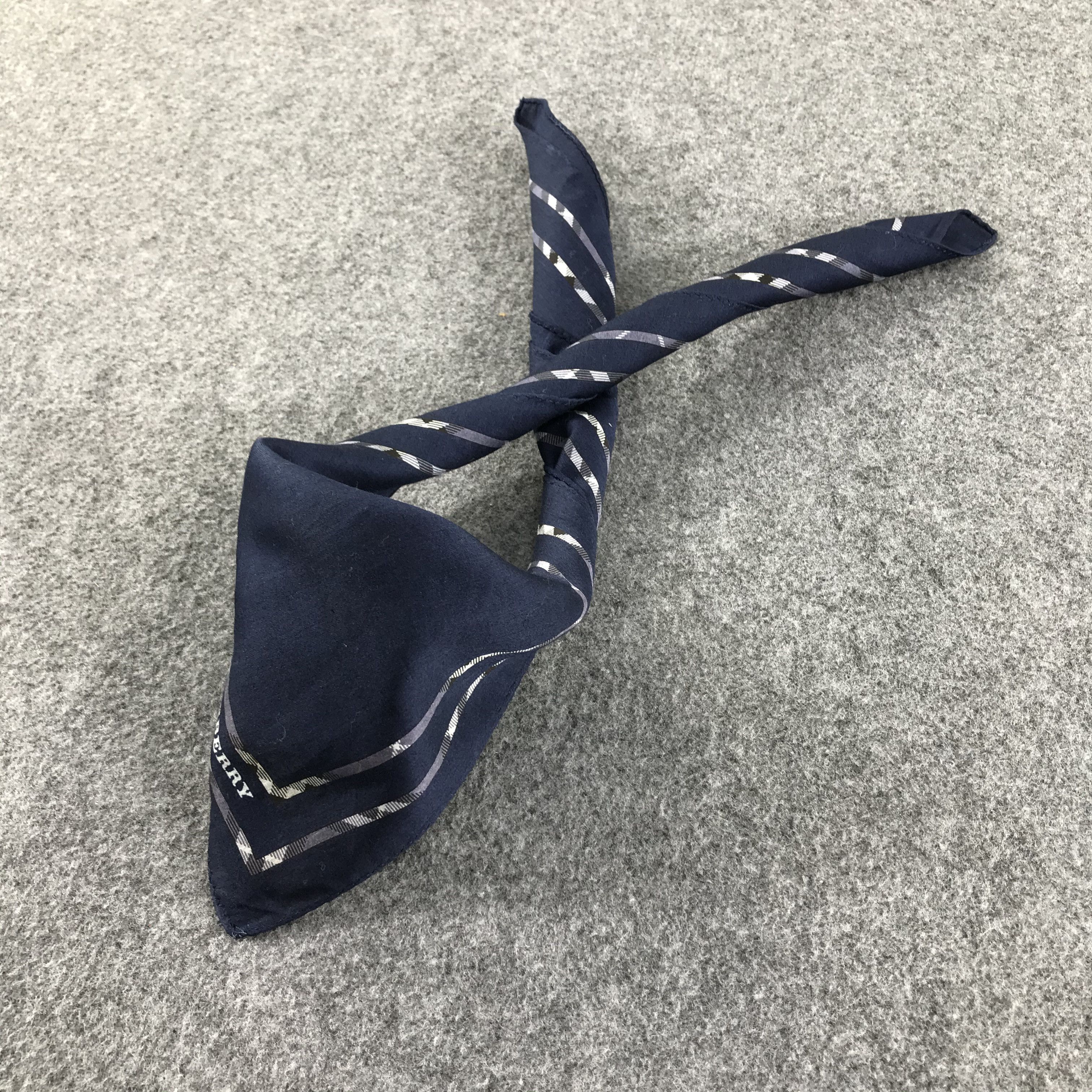 Burberry Burberry Handkerchief Neckerchief Bandana H293 Size ONE SIZE - 2 Thumbnail