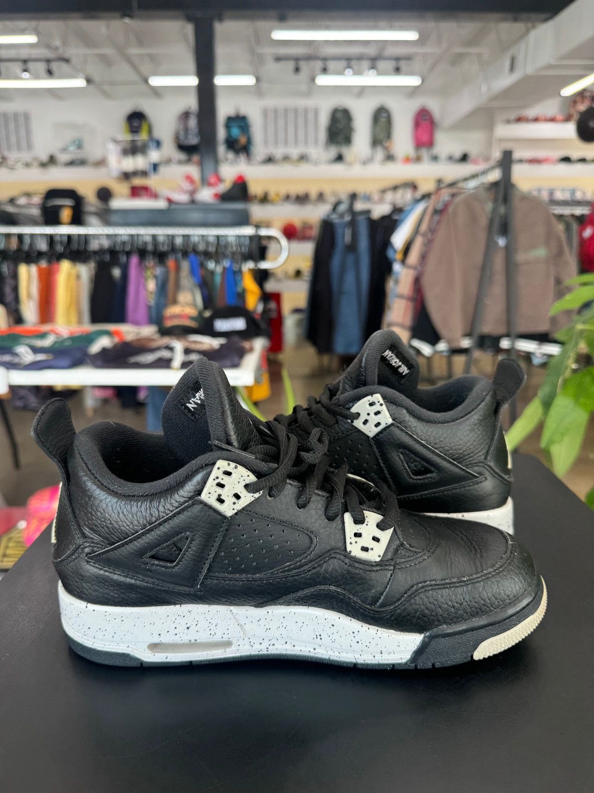 Jordan Brand Air Jordan 4 Oreo Sz. 5Y (2015) Size US 5 / EU 37 - 5 Thumbnail