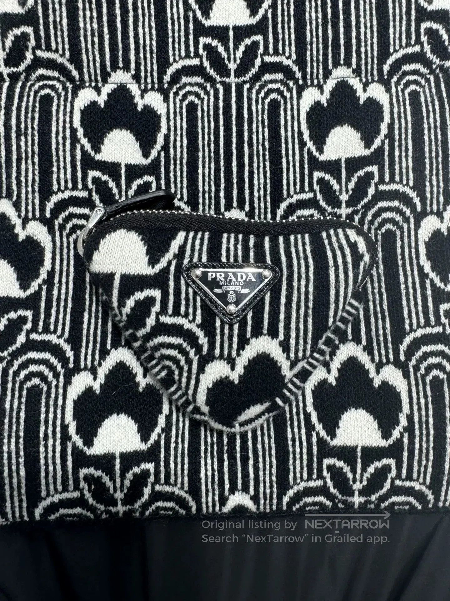 Prada Prada Printed Scarf with Triangle Bag. Size ONE SIZE - 3 Thumbnail