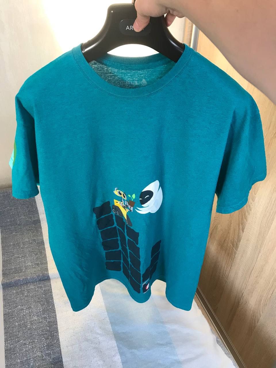 Disney 🔥 Wall-E Disney Pixar Vintage Movie T Shirt Robots Space Y2K Size US XL / EU 56 / 4 - 4 Thumbnail