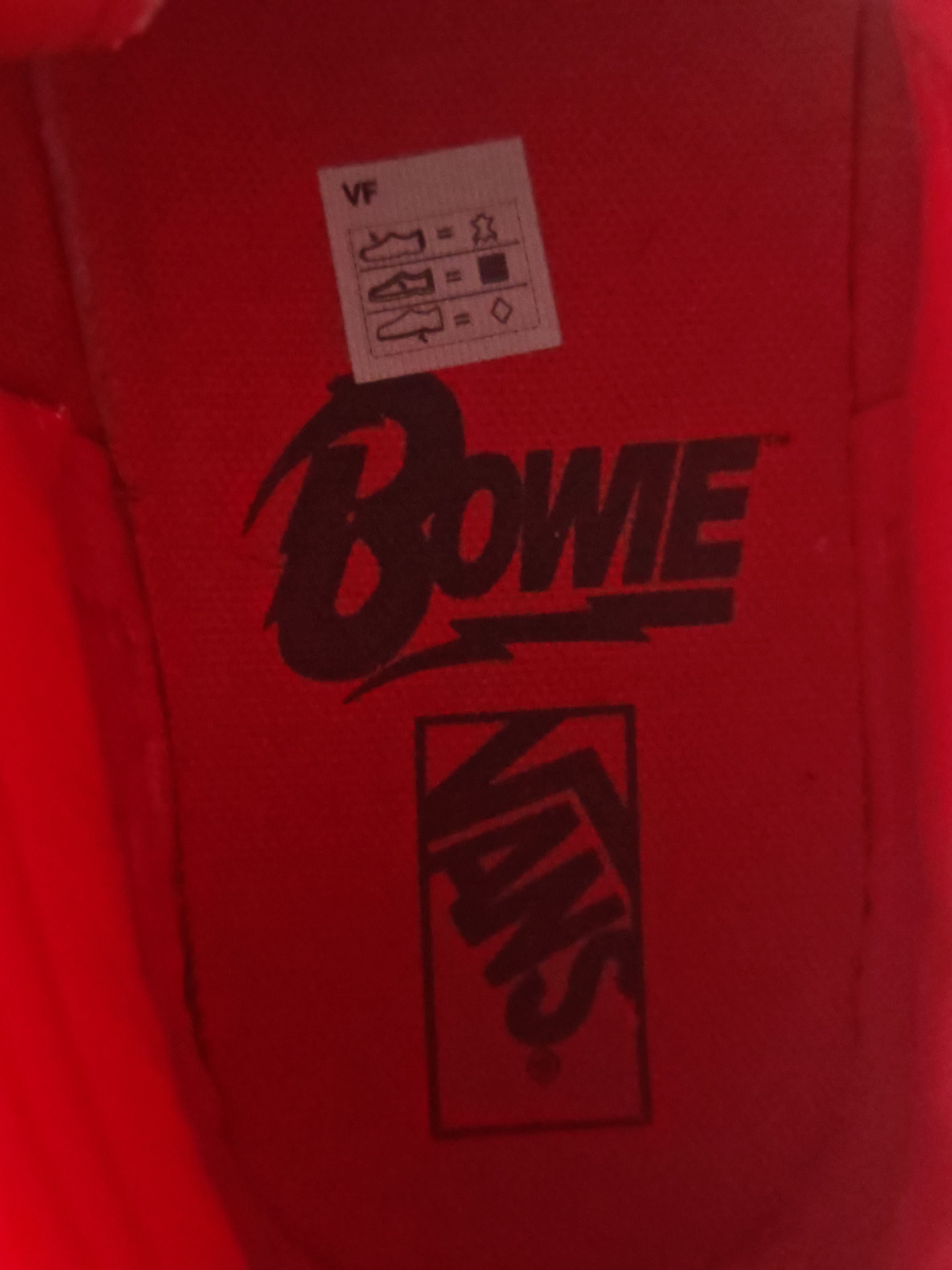 Designer × Vans Rare 2019 Vans and David Bowie Ziggy Stardust Sneakers Size US 9 / IT 39 - 9 Thumbnail