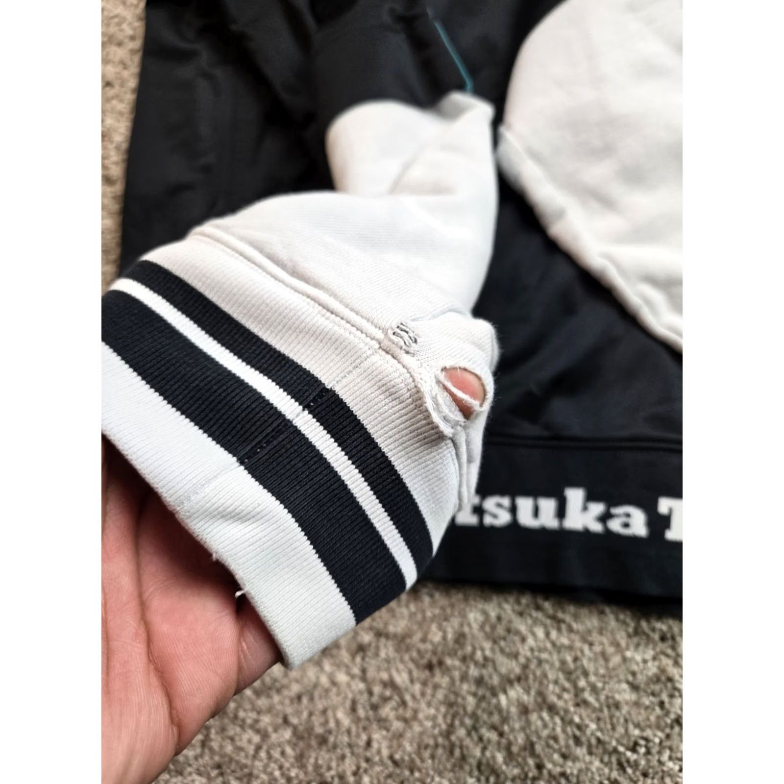 Onitsuka Tiger Onitsuka Tiger Hoodie Mens Small Black Pullover Long Sleeve Crew Neck Logo Pocket Knit Cotton Blend Regular Size US S / EU 44-46 / 1 - 5 Thumbnail