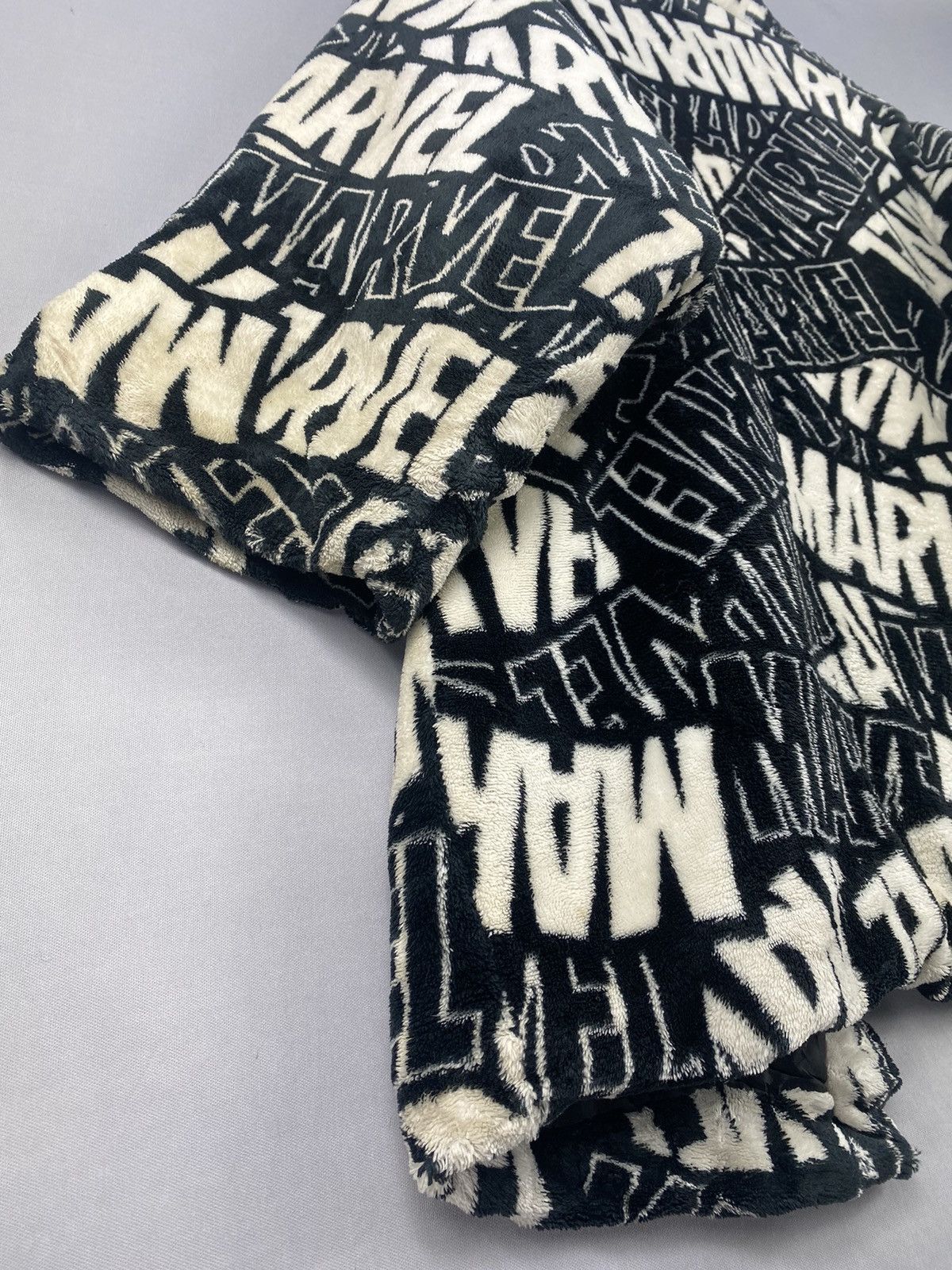 Japanese Brand Y2k Marvel Fullprint Fleece Kimono Jacket Size US L / EU 52-54 / 3 - 6 Thumbnail