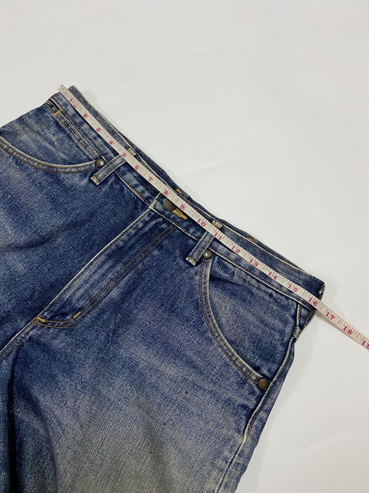 Wrangler VINTAGE WRANGLER BLUE BELLS DISTRESSED JEANS Size US 31 - 12 Thumbnail