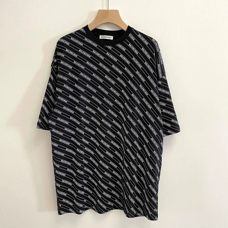 Balenciaga Balenciaga Full Print Short Sleeve Size US S / EU 44-46 / 1 - 1 Thumbnail