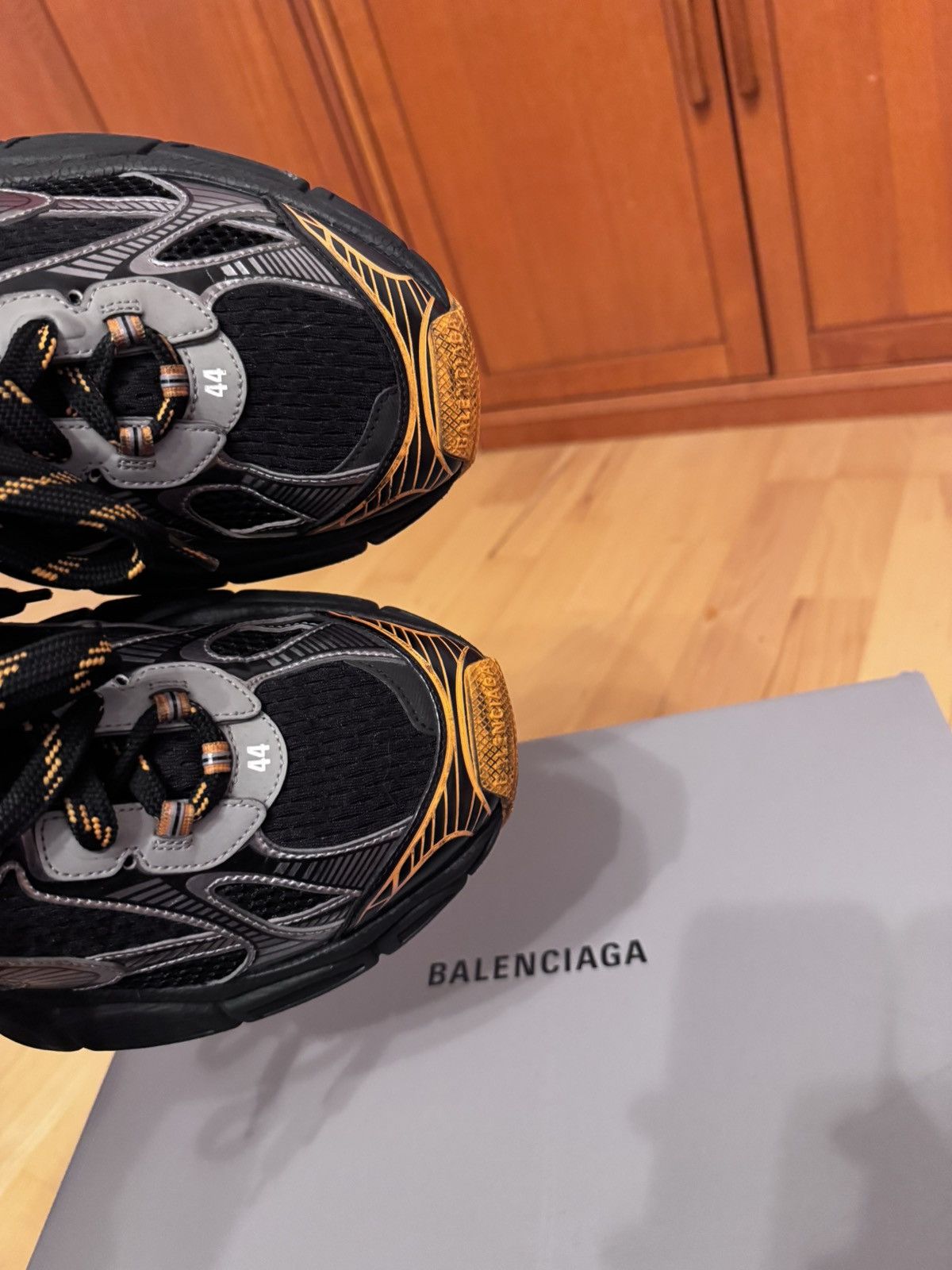 Balenciaga Balenciaga 3XL Black Orange Size US 11 / EU 44 - 11 Thumbnail