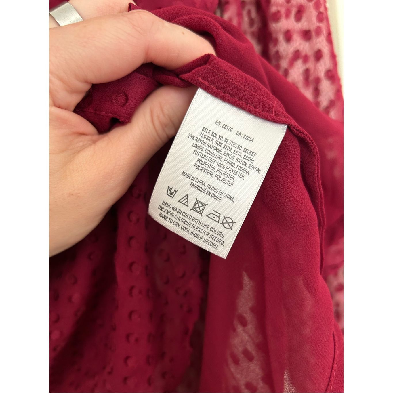 Anthropologie Anthropologie Meadow Rue Clipdot Tieneck Blouse in Raspberry Size S / US 4 / IT 40 - 4 Thumbnail