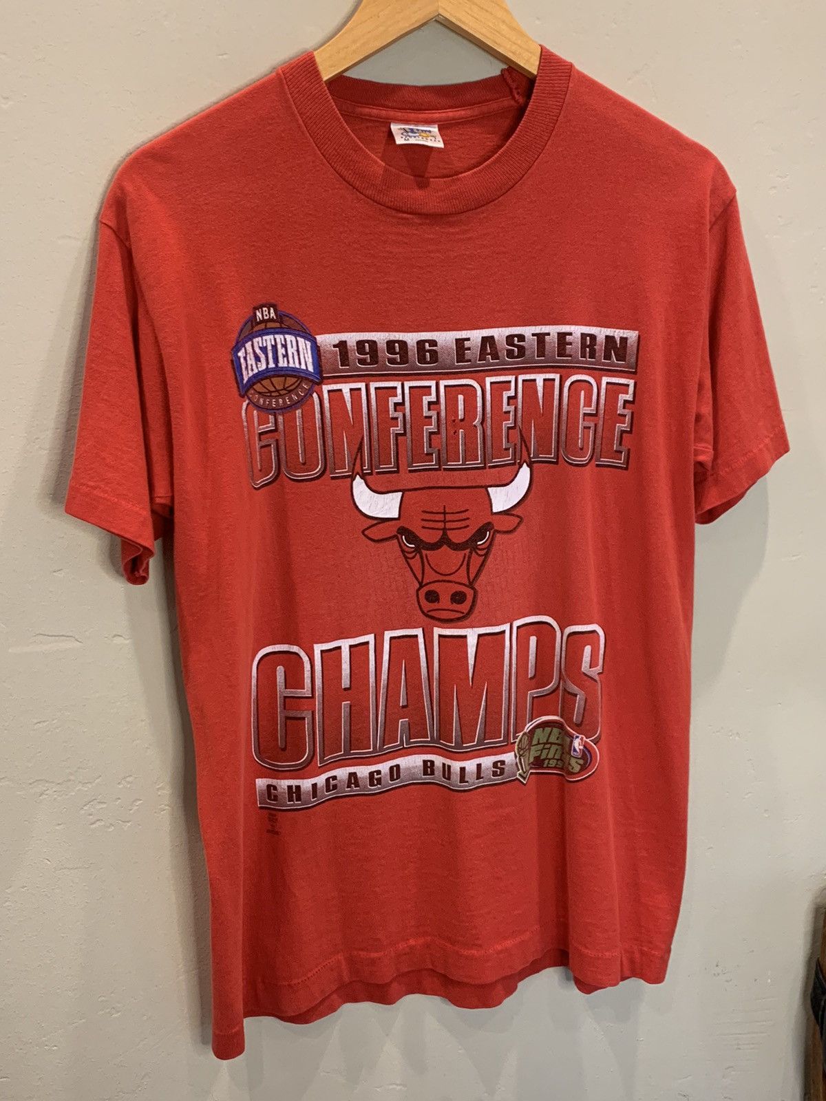 RARE* Vintage 1996 Chicago Bulls Conference Champs NBA Shirt