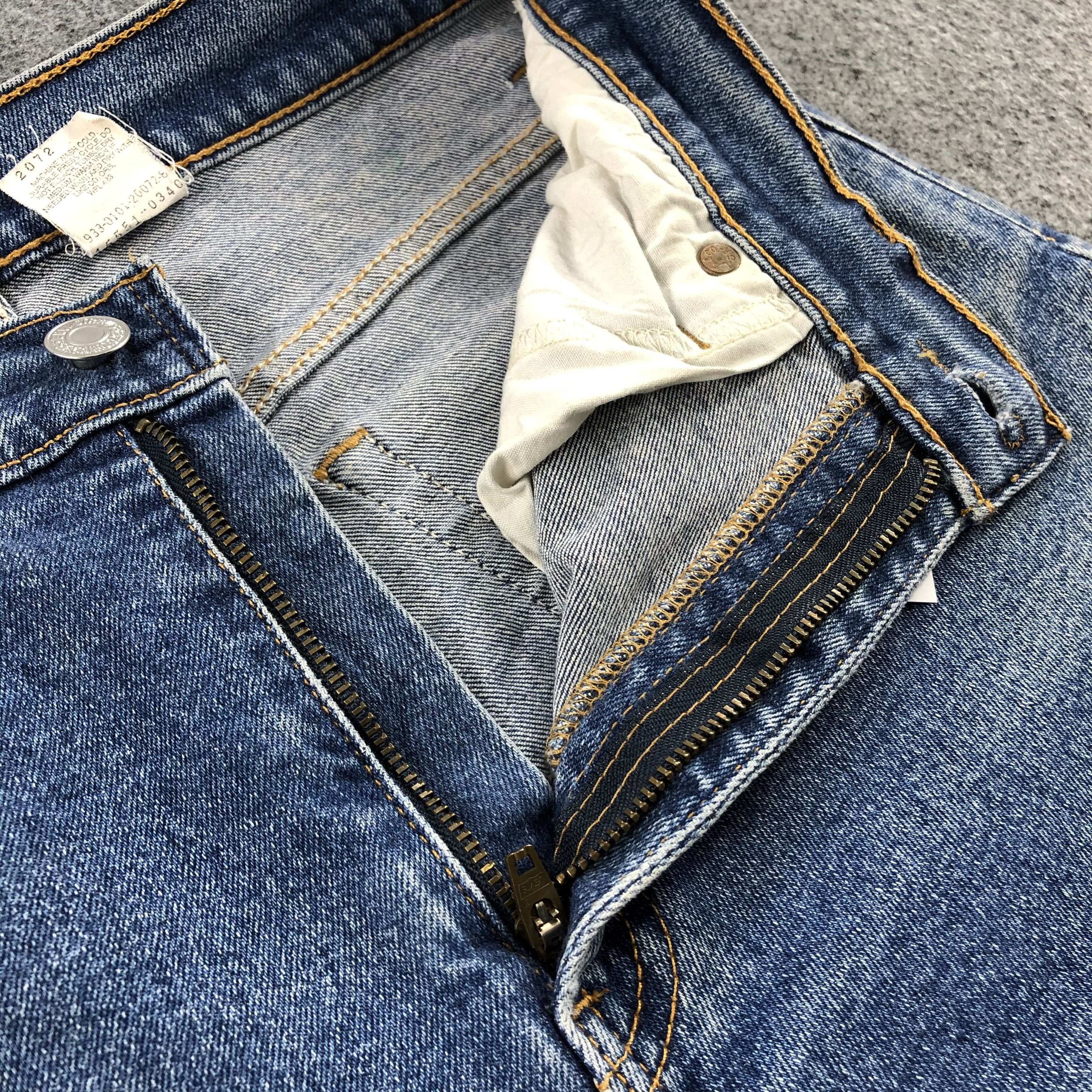 Levi's × Vintage Vintage 90s Blue Wash Levis 550 Jeans-JM1463 Size US 26 / EU 42 - 7 Thumbnail