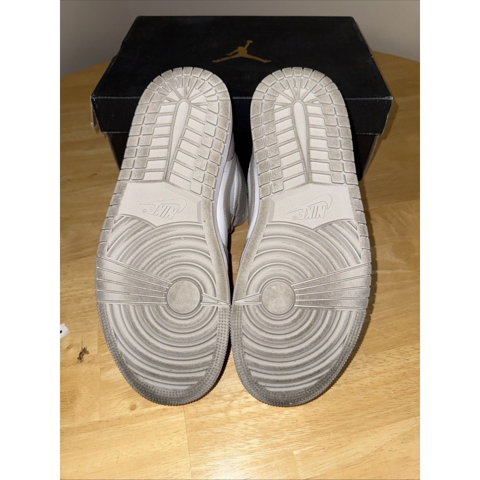 Jordan Brand Size 8 - Jordan 1 Mid College Grey - 554724082 / OG BOX Size US 8 / EU 41 - 7 Thumbnail