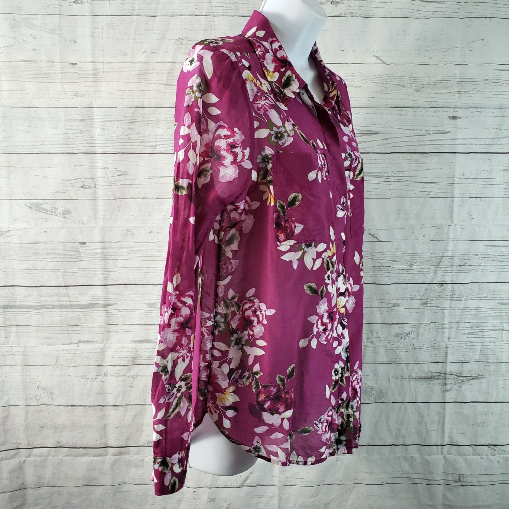 White House Black Market White House Black Market Shirt Sz 8 Purple Floral Semi Sheer Button Front Womens Size M / US 6-8 / IT 42-44 - 3 Thumbnail