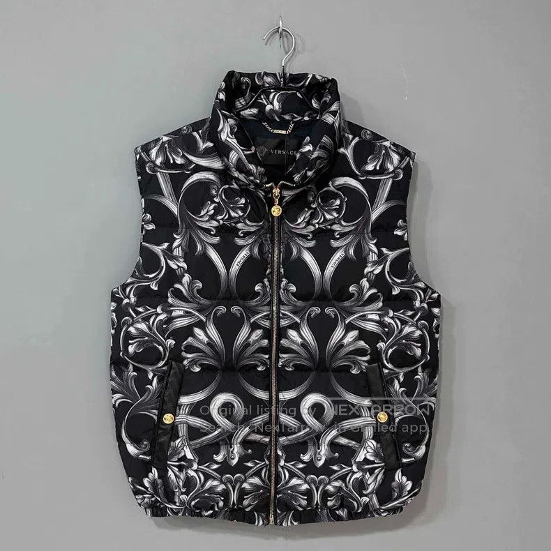 Versace Versace Black solid color double pocket design sword neck Size US L / EU 52-54 / 3 - 1 Thumbnail