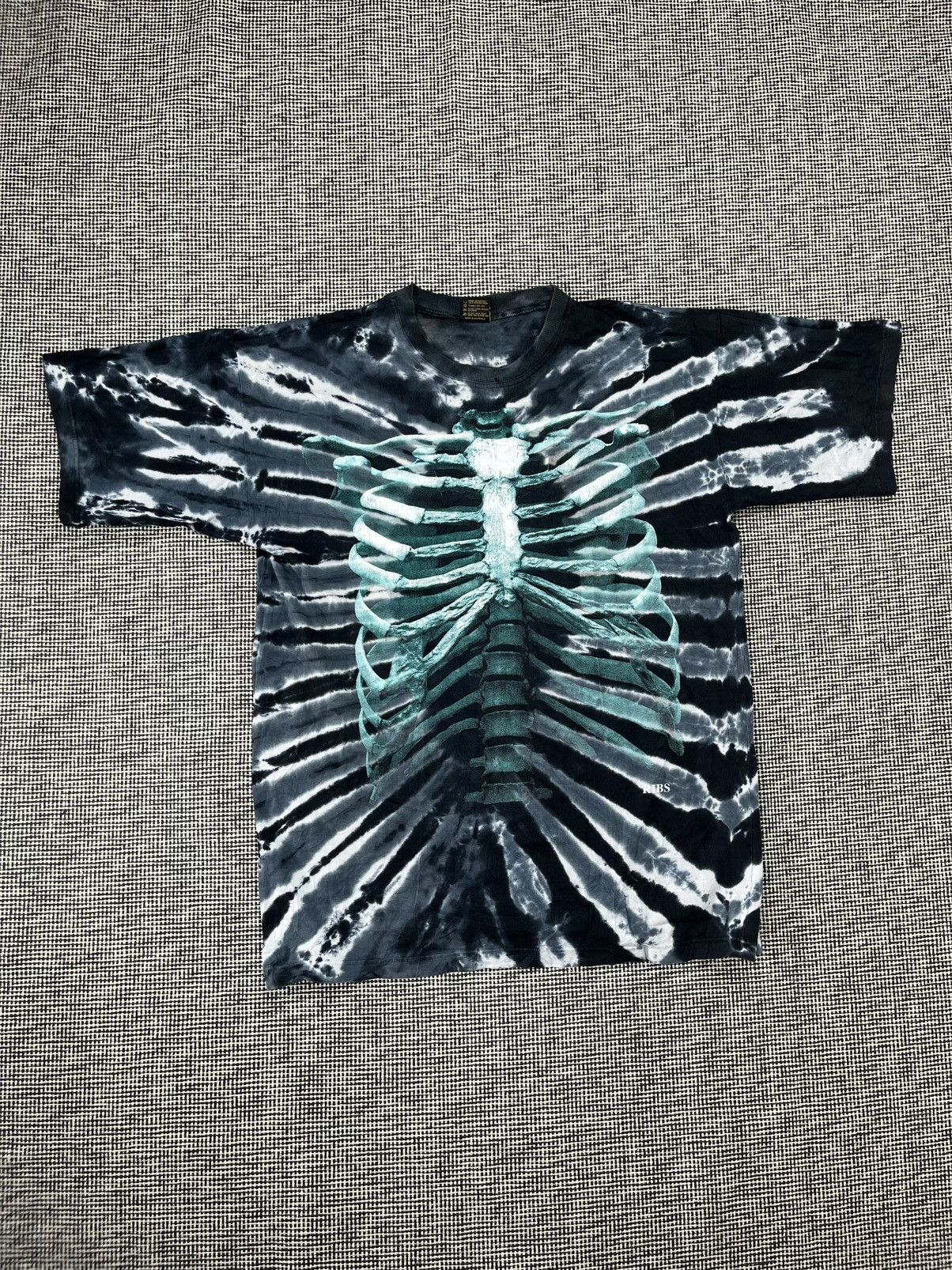 Japanese Brand × Vintage 90s vintage tie dye x-ray skeleton baggy t-shirt Size US XXL / EU 58 / 5 - 1 Thumbnail