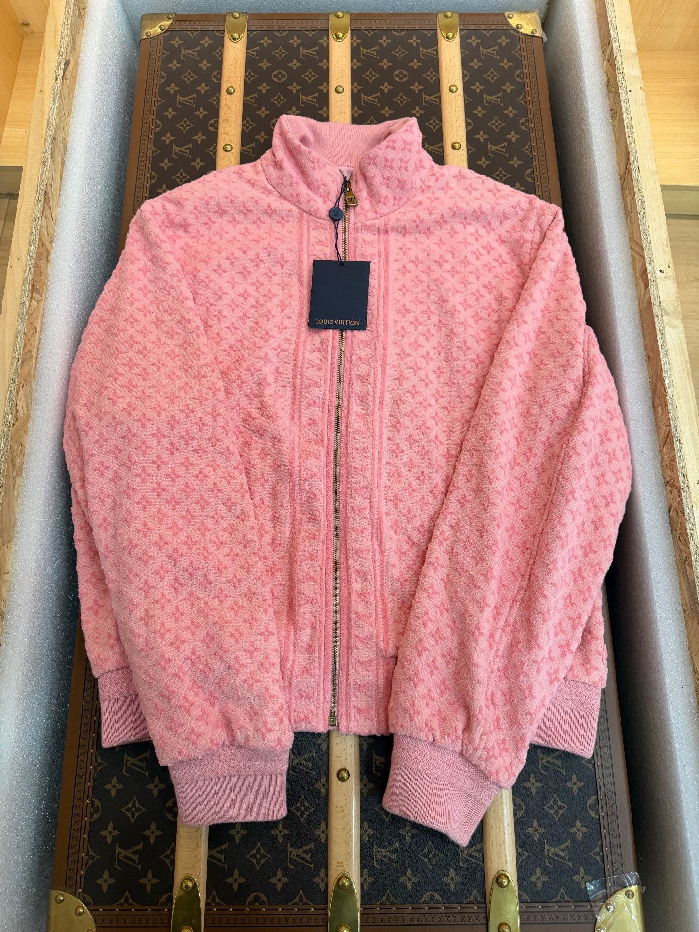 Louis Vuitton Louis Vuitton Pink Flocked Monogram Short Coat Size XL / US 12-14 / IT 48-50 - 1 Thumbnail