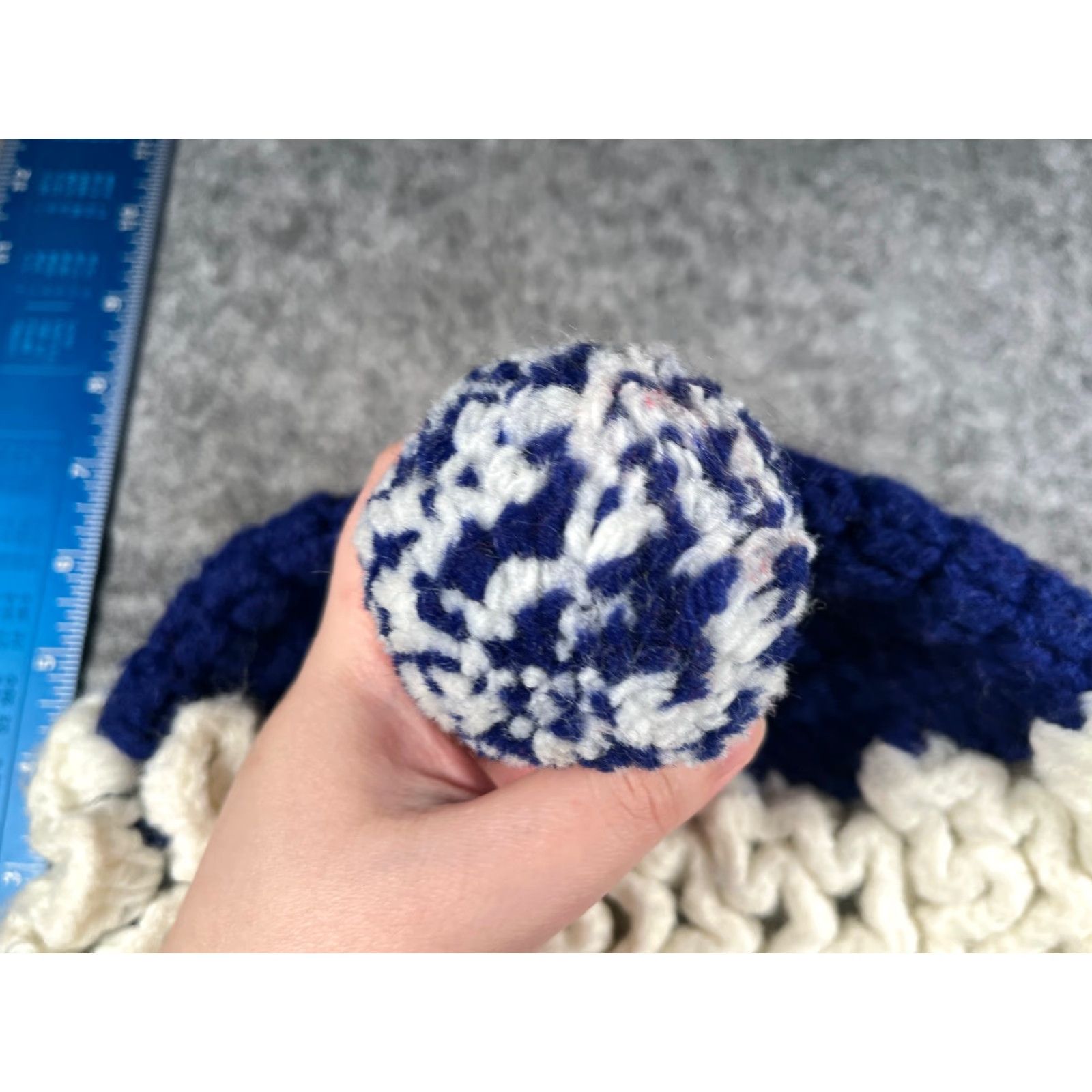 Vintage Beanie Chunky Toque Women One Size Blue White Crochet Knit Acrylic Blend Pom Knit Hat Womens Beanie CHUNKY Beanie Toque Ski Theme Vintage No Size ONE SIZE - 3 Thumbnail