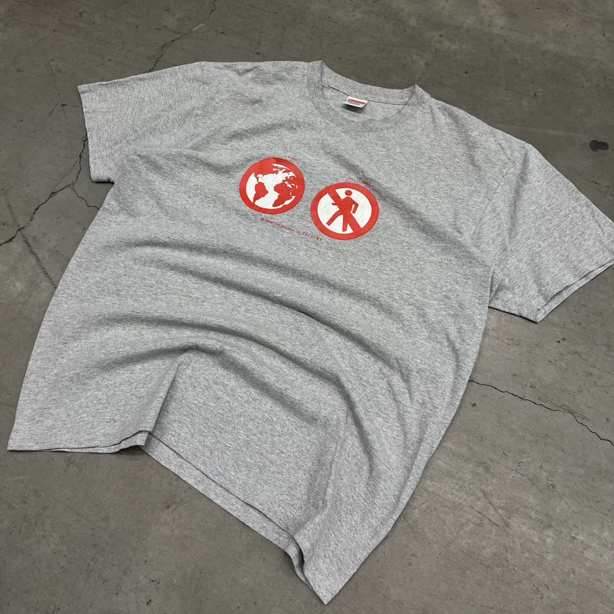 Supreme Supreme Save The Planet Tee Size US L / EU 52-54 / 3 - 1 Thumbnail