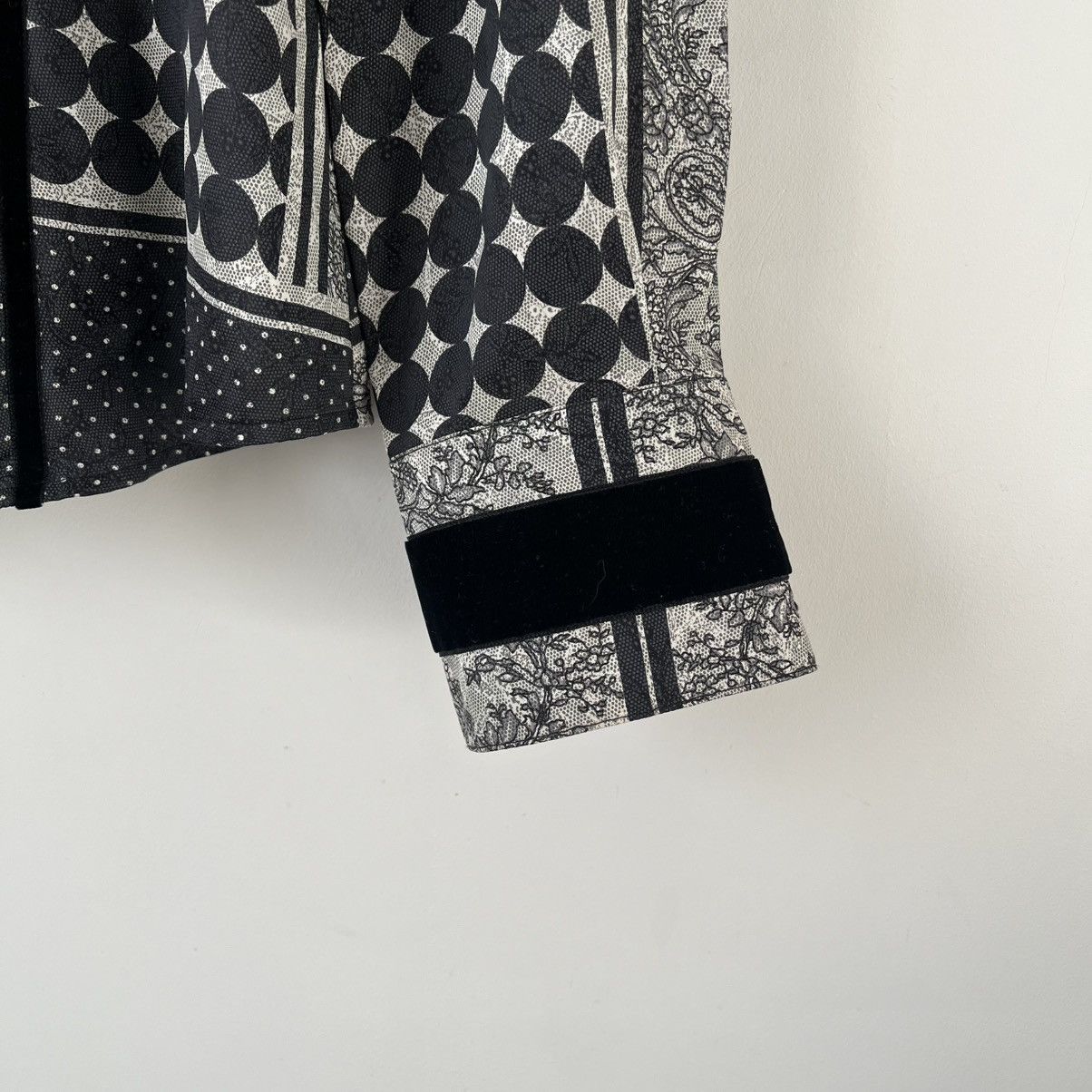 Roberto Cavalli Vintage Roberto Cavalli by Class Cavalli blouse 100% silk Size M / US 6-8 / IT 42-44 - 10 Thumbnail