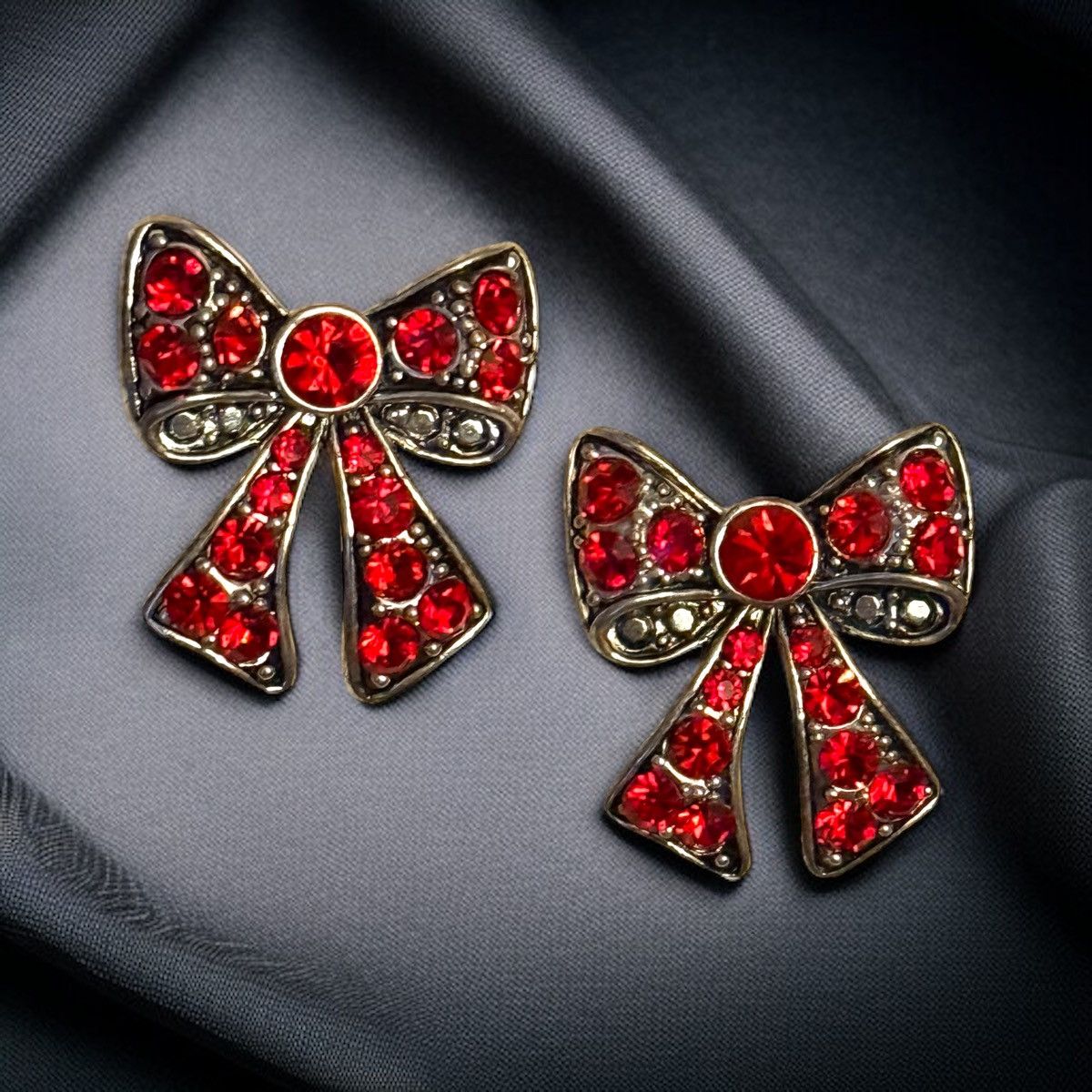 Other Silver tone red rhinestone bow post earrings Size ONE SIZE - 1 Thumbnail