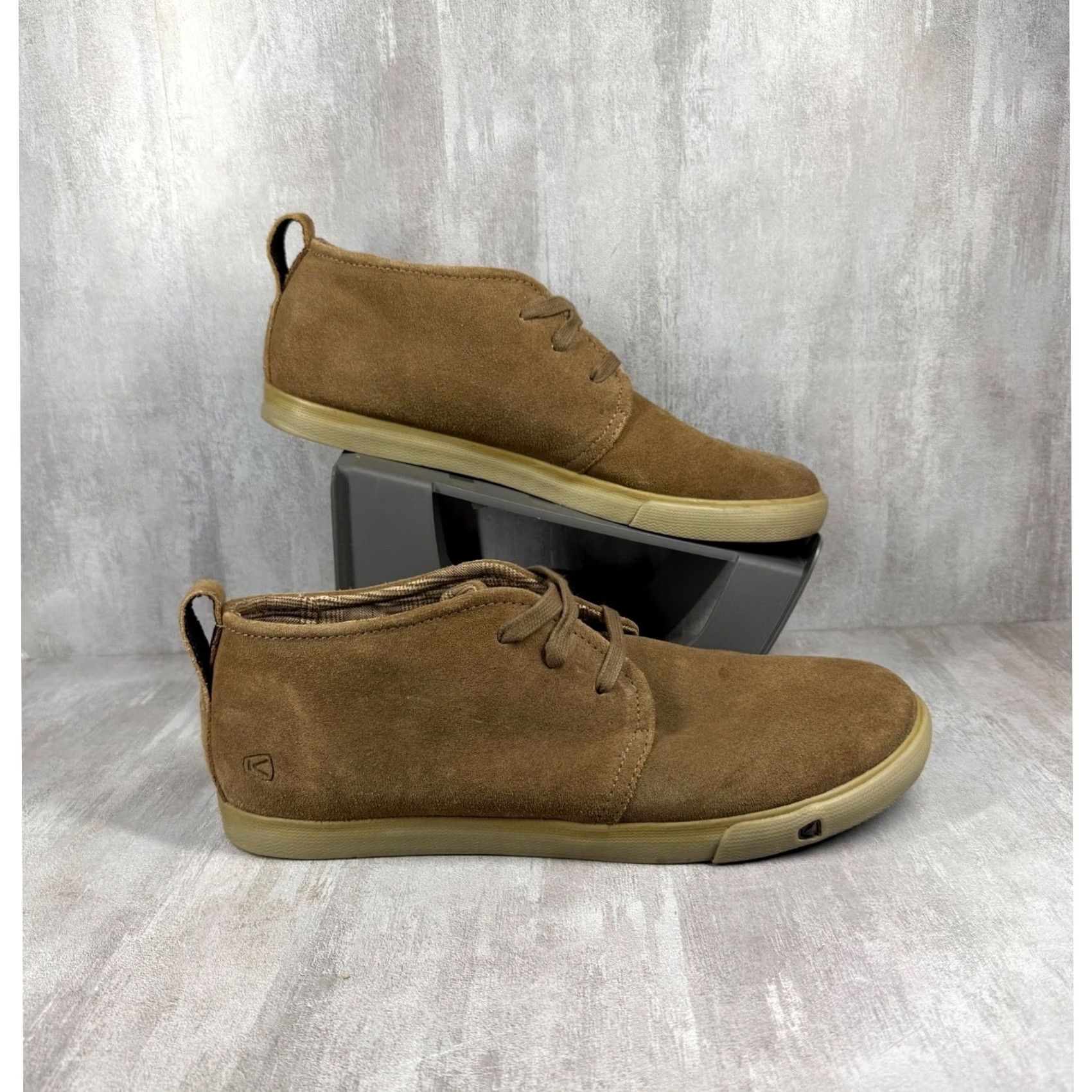 KEEN Austin Chukka Boot Mens 10.5 Brown Suede Lace Up Ankle 