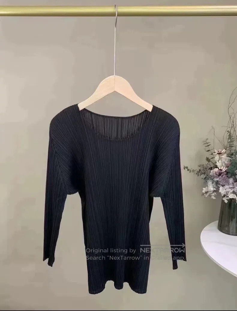 Issey Miyake Issey Miyake Black Ruched Top Size XXL / US 16-18 / IT 52-54 - 1 Thumbnail