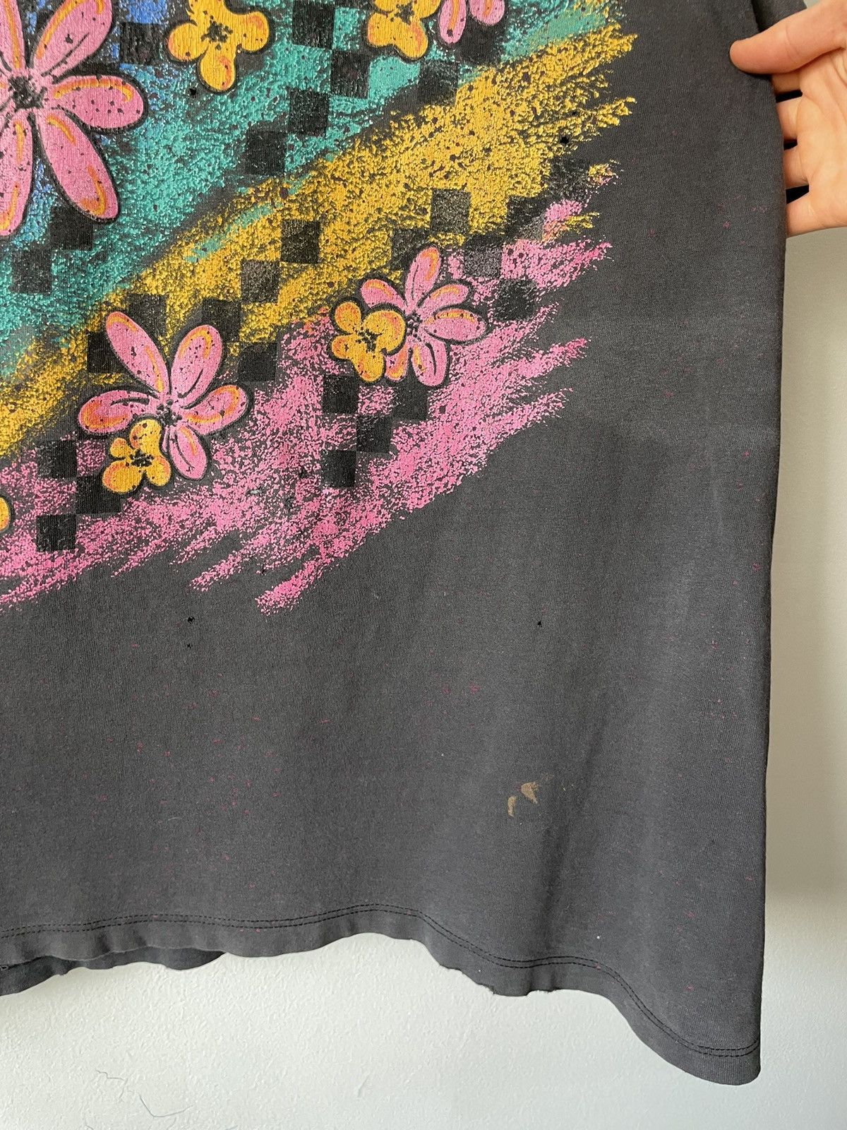 Vintage Vintage Faded 90s Pixel Flower Splattered tee Size US XL / EU 56 / 4 - 13 Thumbnail