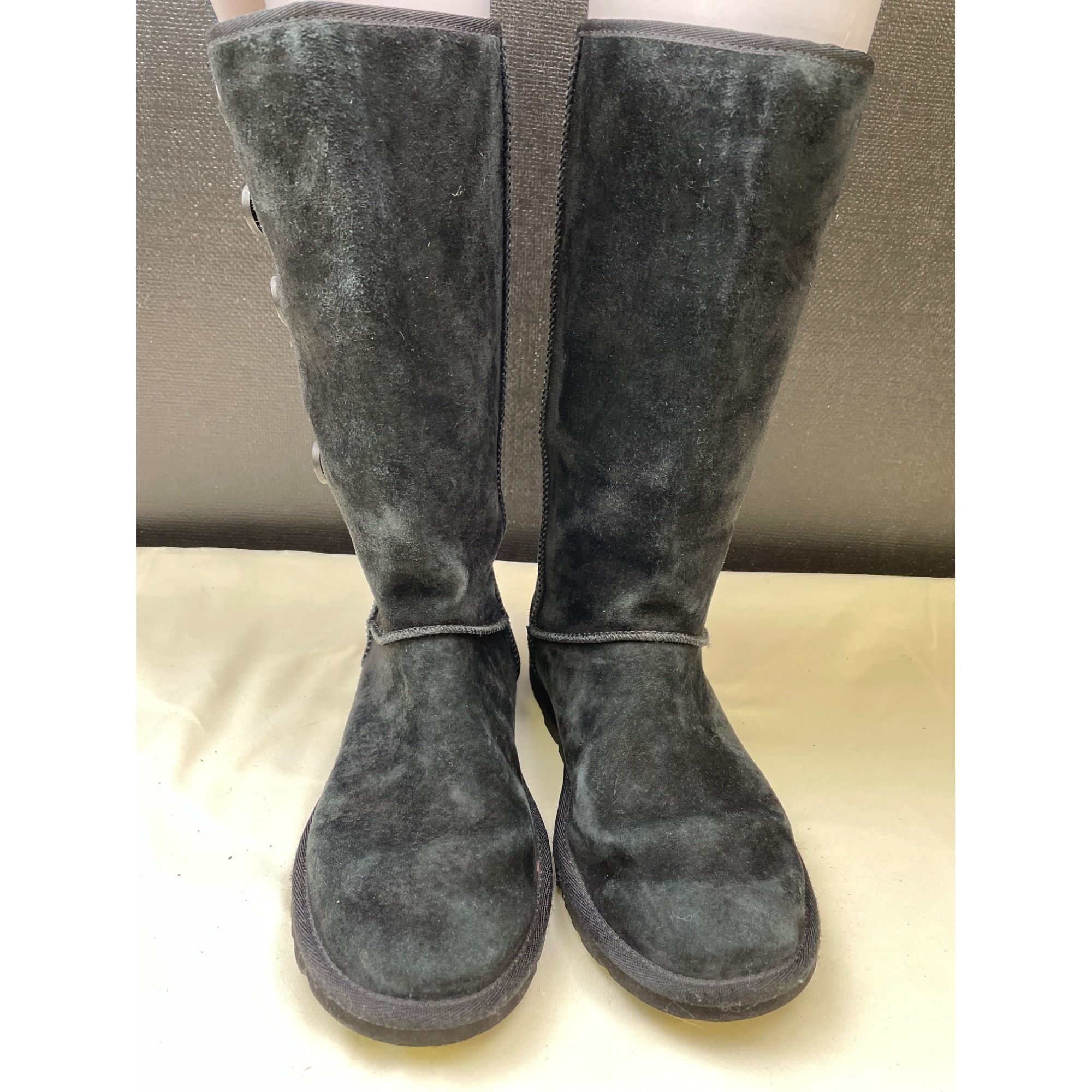 Ugg Ugg Women's Suede Button Side Boots / Shoes Size 5 SKU 5702 Size US 5 / IT 35 - 3 Thumbnail
