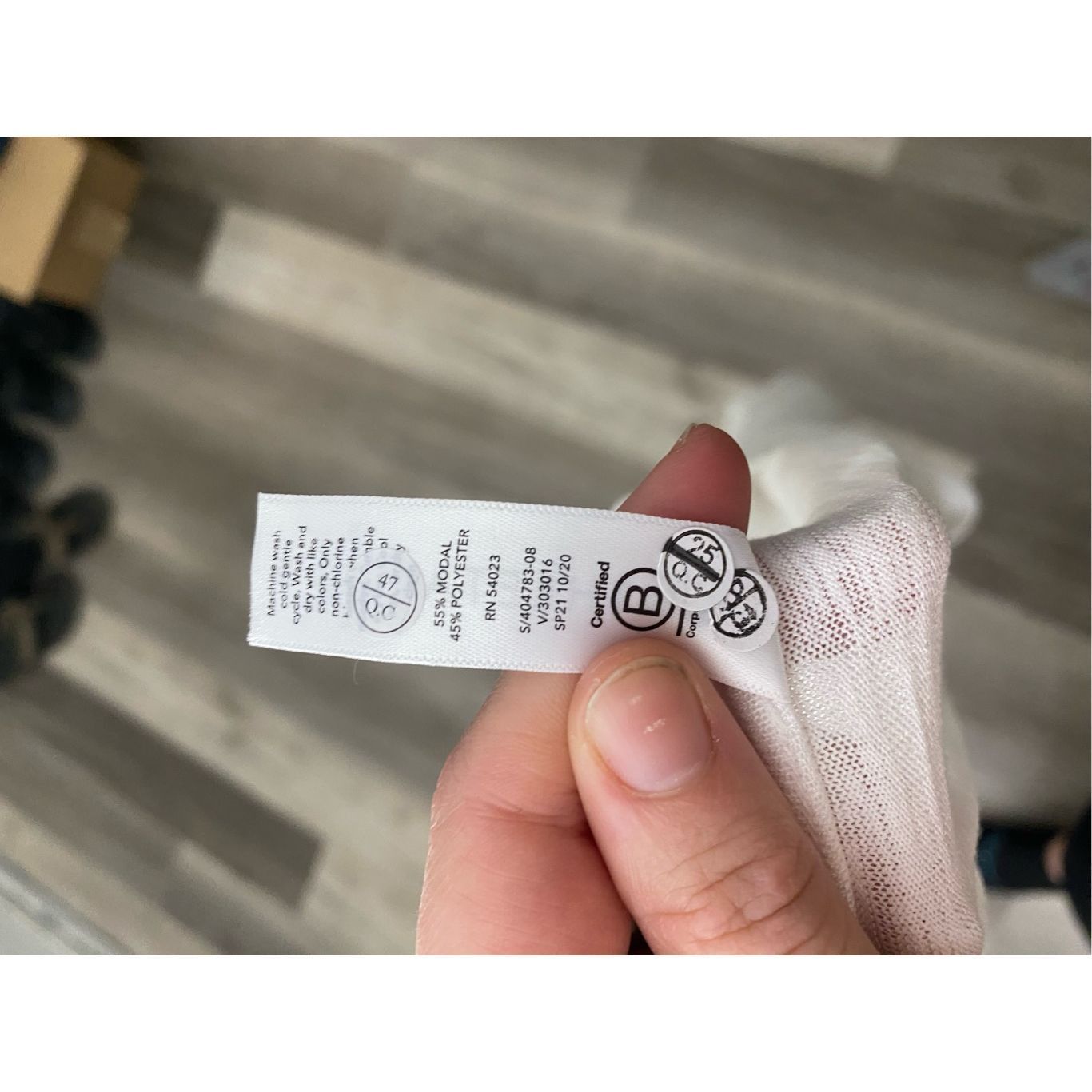 Athleta Athleta NWT BREEZY SCOOP V TEE in Bright White, Size Medium, Size M / US 6-8 / IT 42-44 - 9 Thumbnail