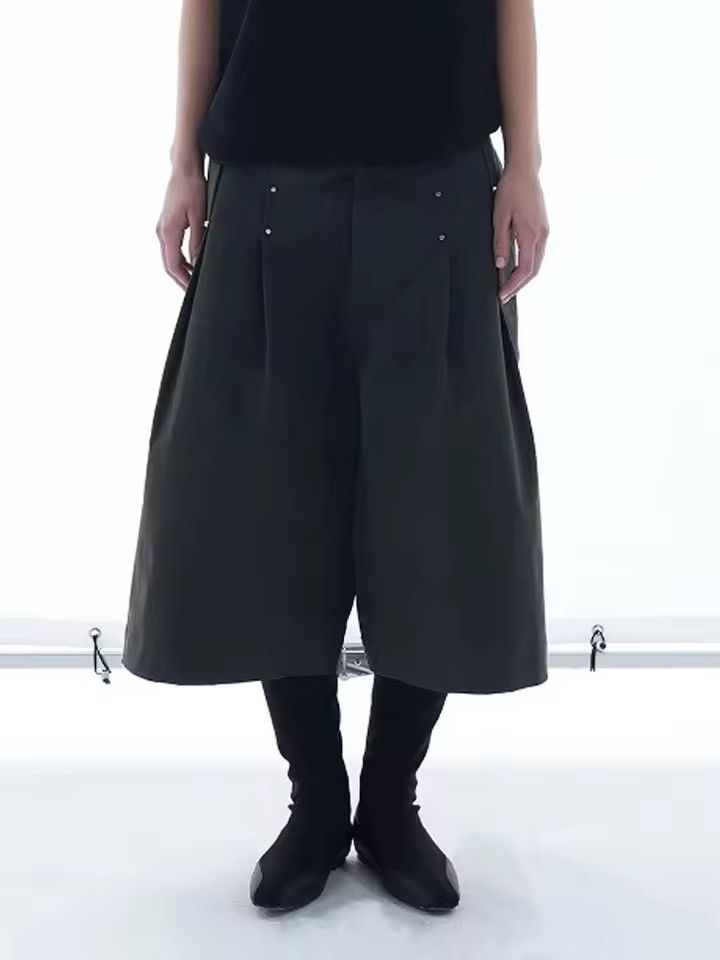 Other Black Pleated Shorts Size US 35 - 4 Thumbnail