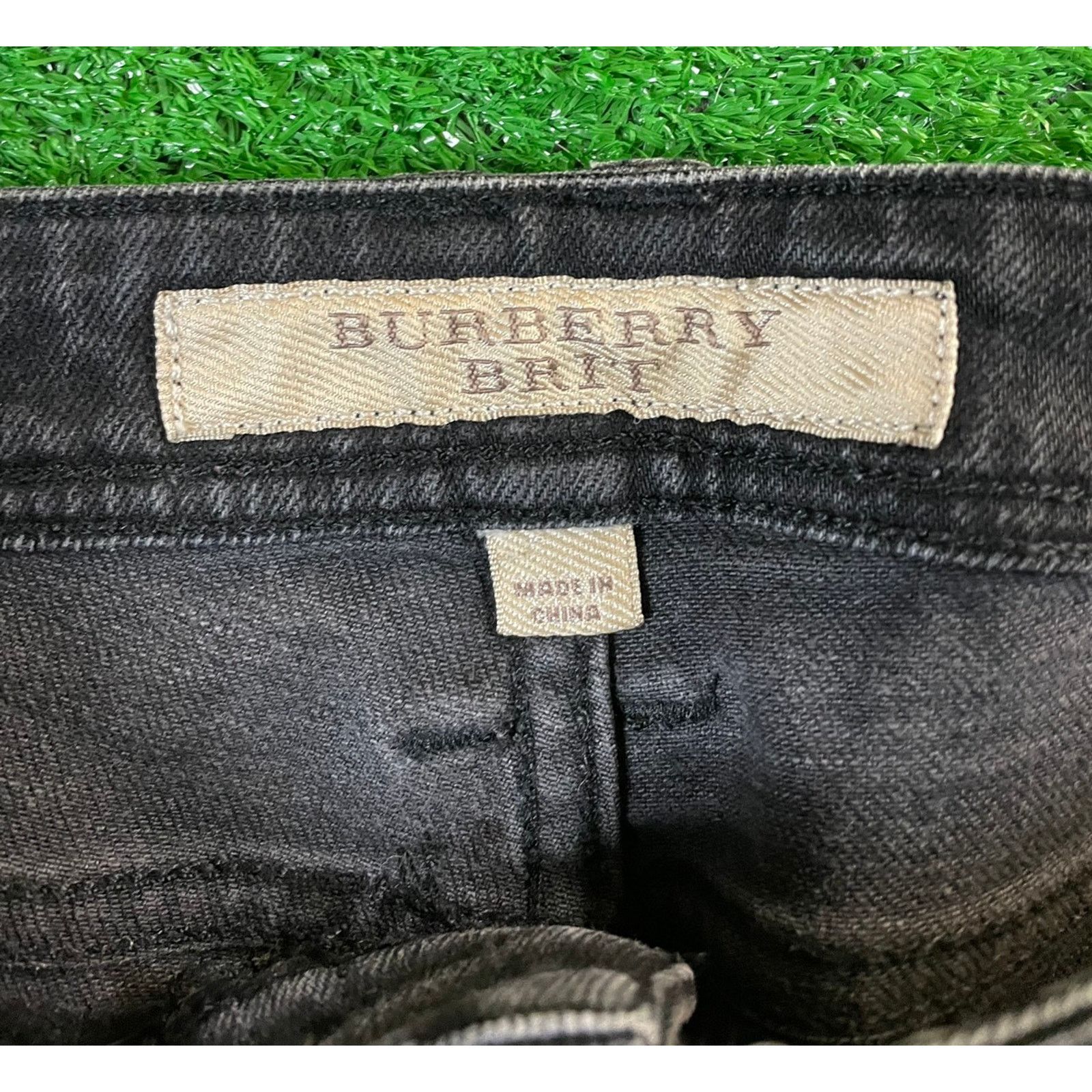 Burberry Burberry Brit Skinny Low Rise 30 x 27 Smoky Black Jeans Size 30" / US 8 / IT 44 - 3 Thumbnail