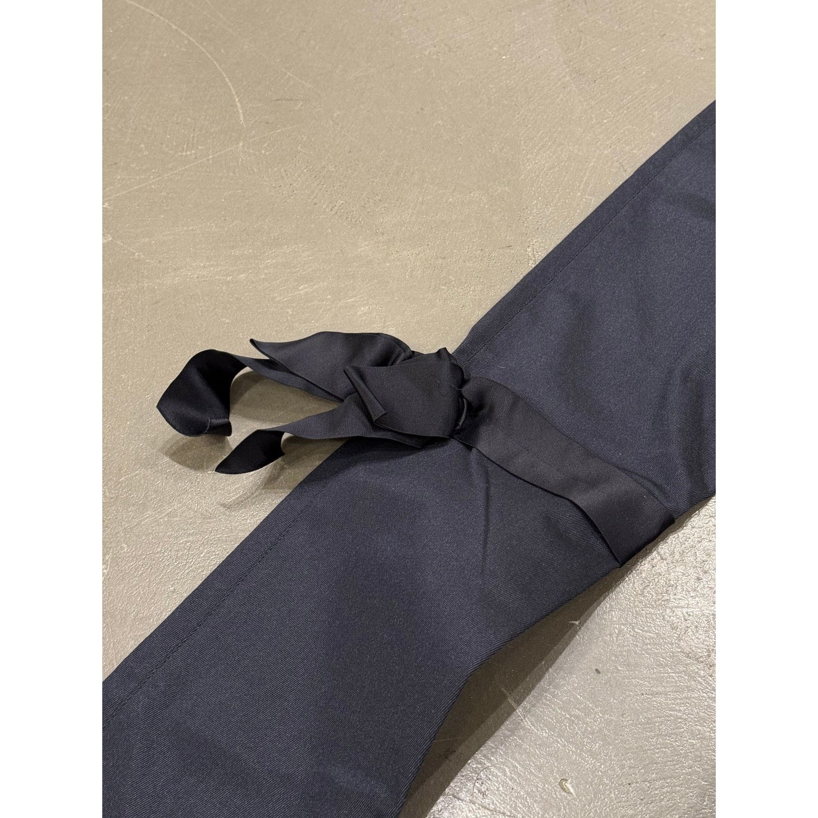 Chanel A/W2005 Chanel Sample runway bow jeans Size 27" / US 4 / IT 40 - 4 Thumbnail