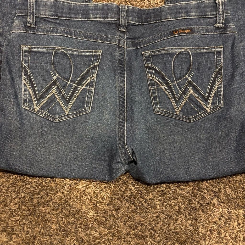 Wrangler Women’s Wrangler QBaby Jeans Size 31" - 1 Thumbnail