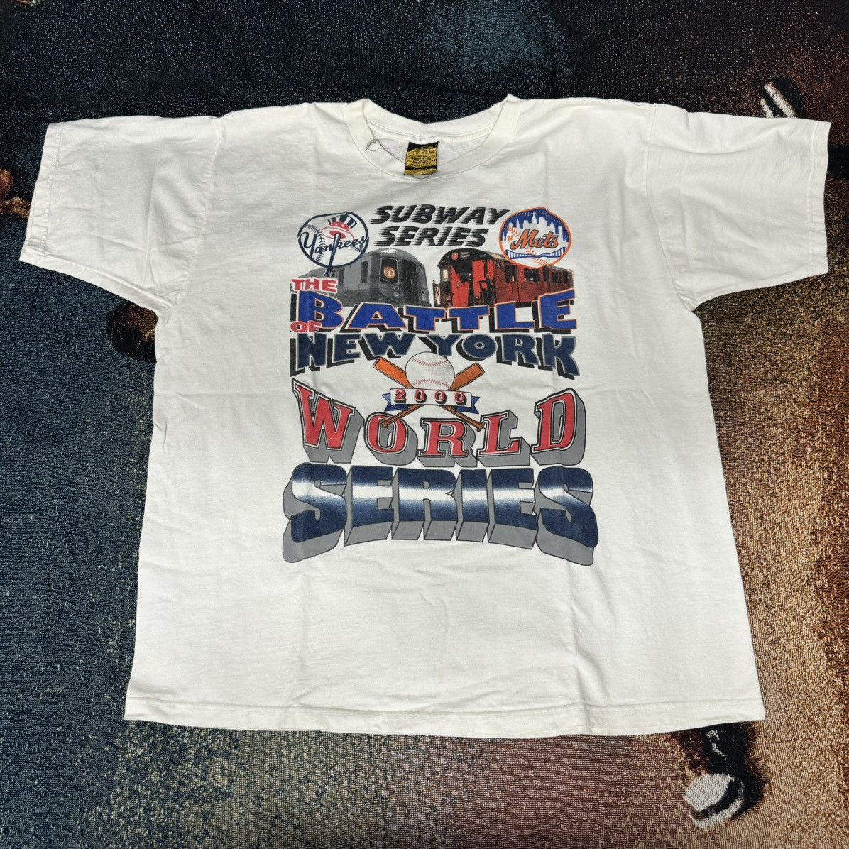 Vintage VINTAGE NY YANKEES VS. NY METS 2000 WORLD SERIES TEE WHITE Size US XL / EU 56 / 4 - 1 Thumbnail