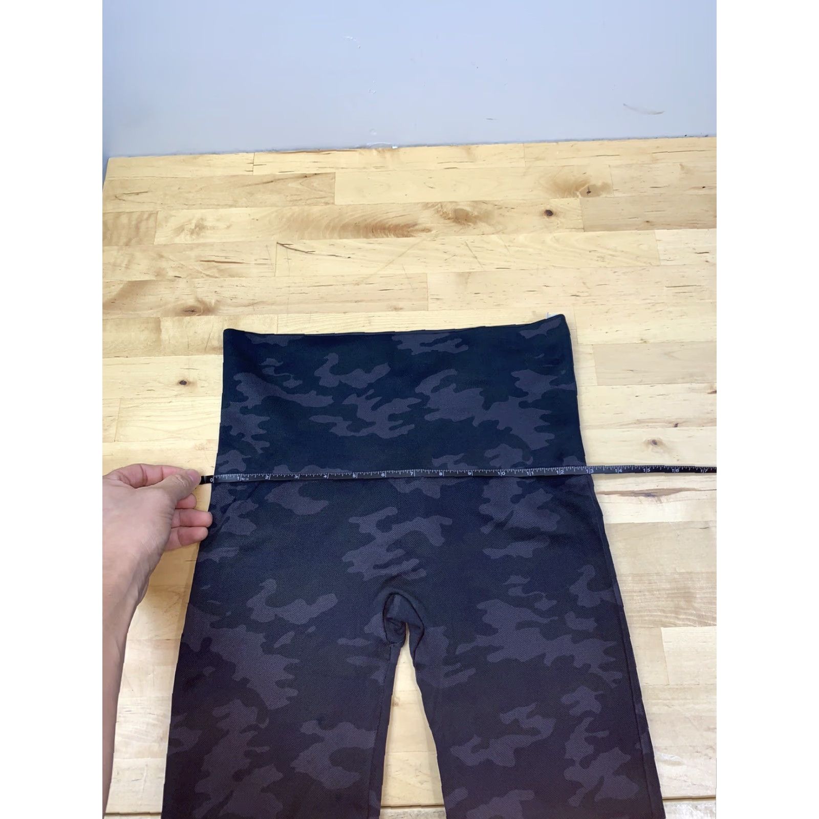 Spanx Spanx Leggings Womens L Capri Mid Rise Camouflage Multicolor Casual Colorful Capri Tights Womens Large Size 36" / US 14 / IT 50 - 5 Thumbnail