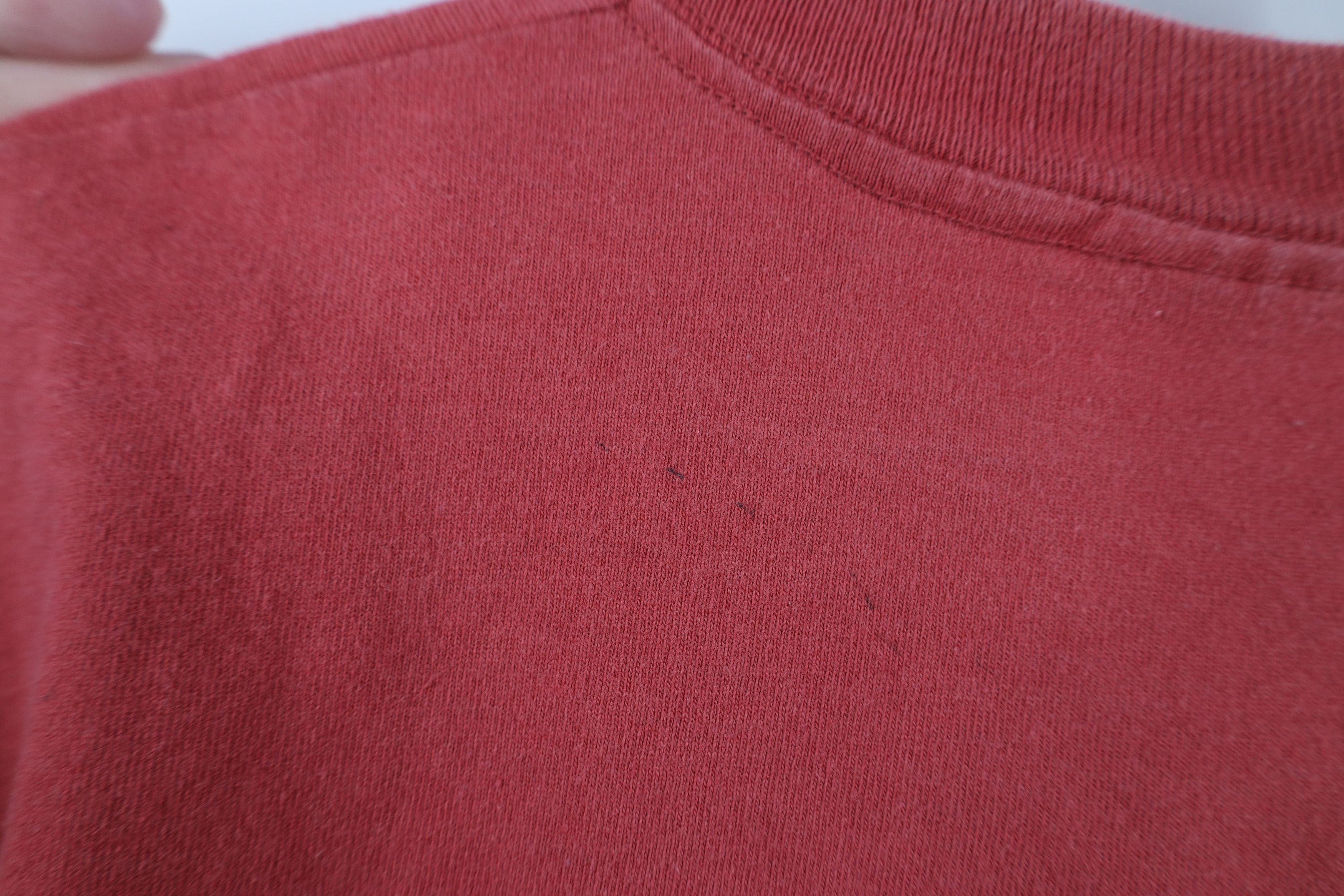 Vintage Vintage 90s Streetwear Kokopelli Aspen Skiing T-Shirt Red Size US L / EU 52-54 / 3 - 11 Thumbnail