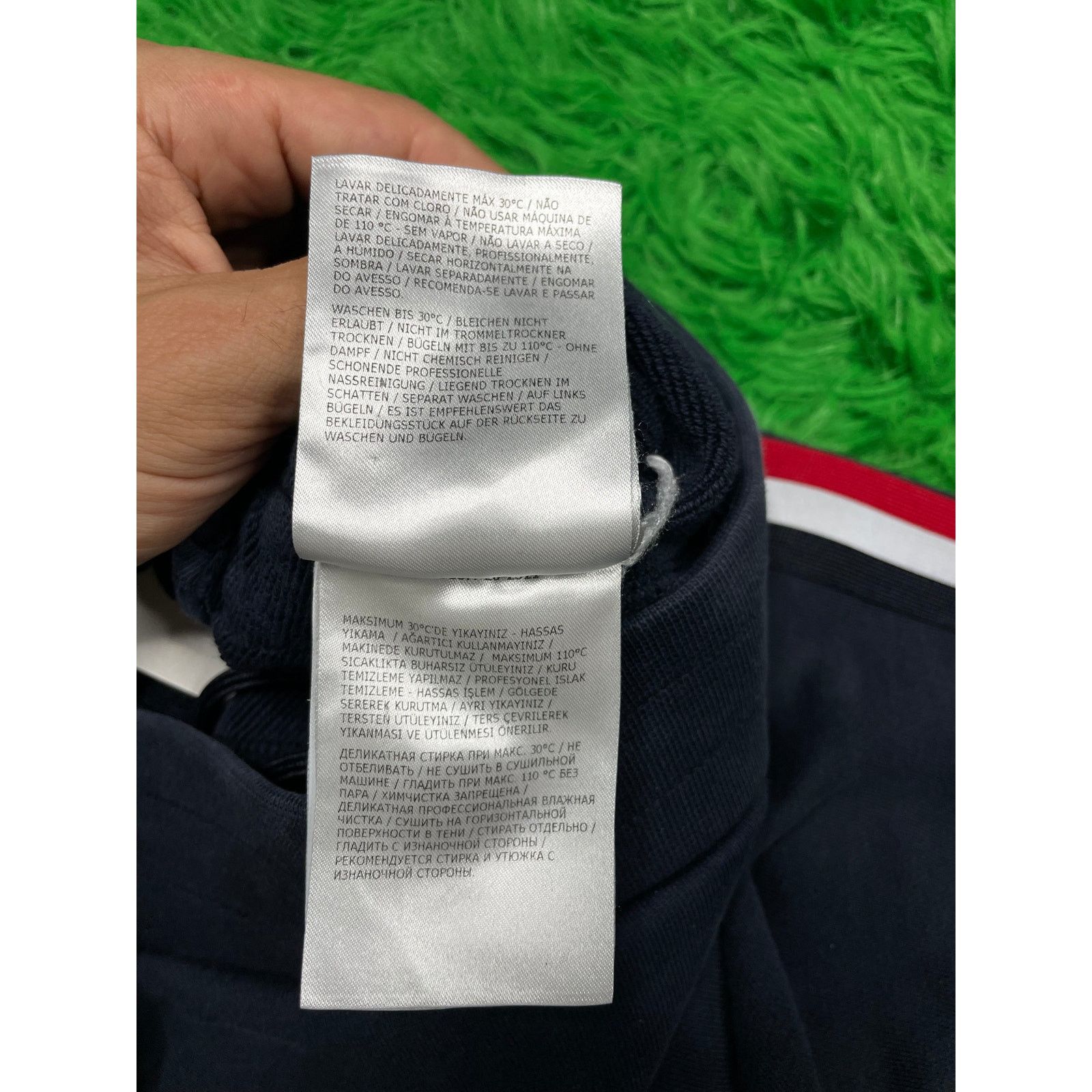 Moncler Moncler Sweats Navy Red Small Used Size US 30 / EU 46 - 6 Thumbnail