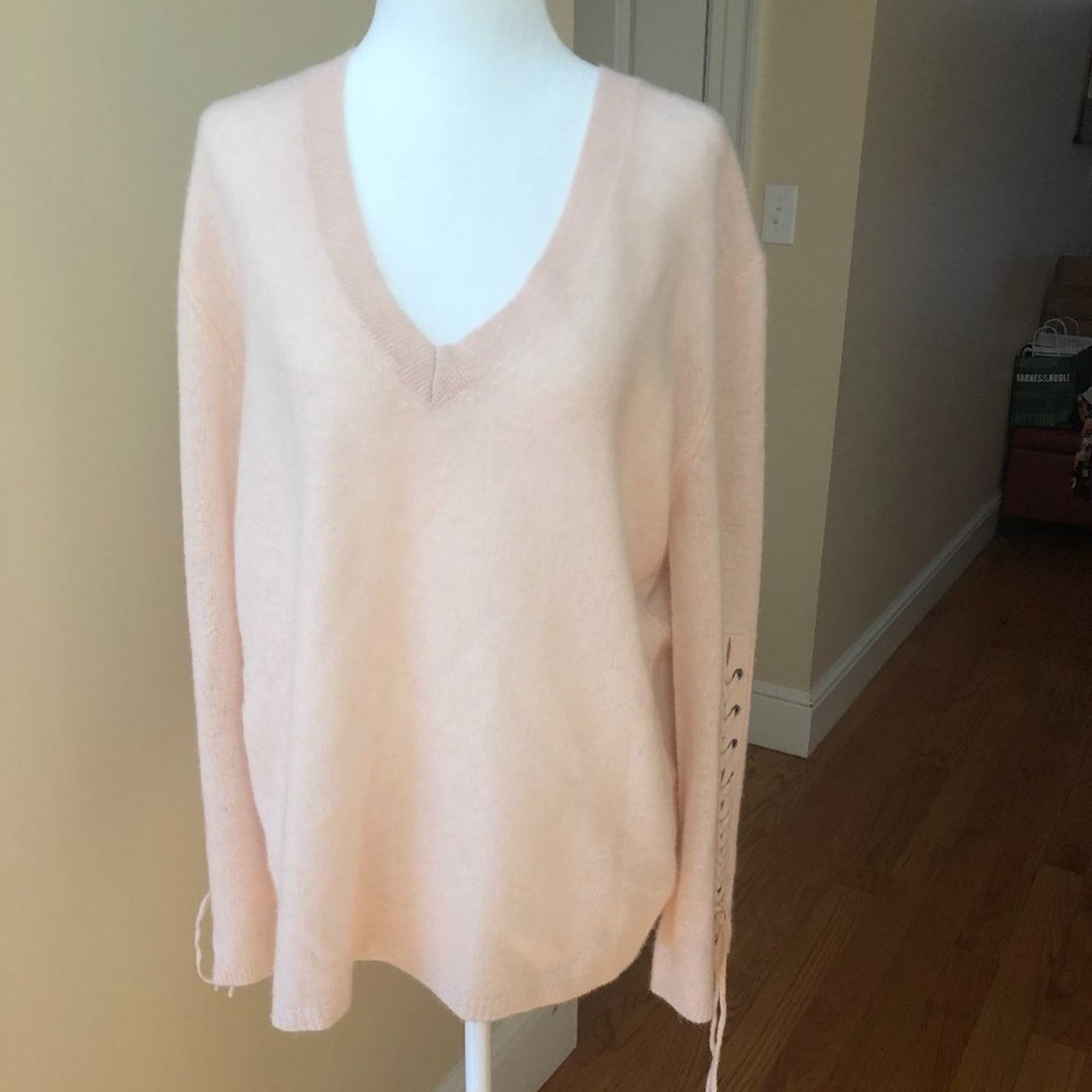 360Cashmere V-Neck Cashmere Sweater with Lace Up Sleeve - 360 Cashmere Size XS / US 0-2 / IT 36-38 - 1 Thumbnail