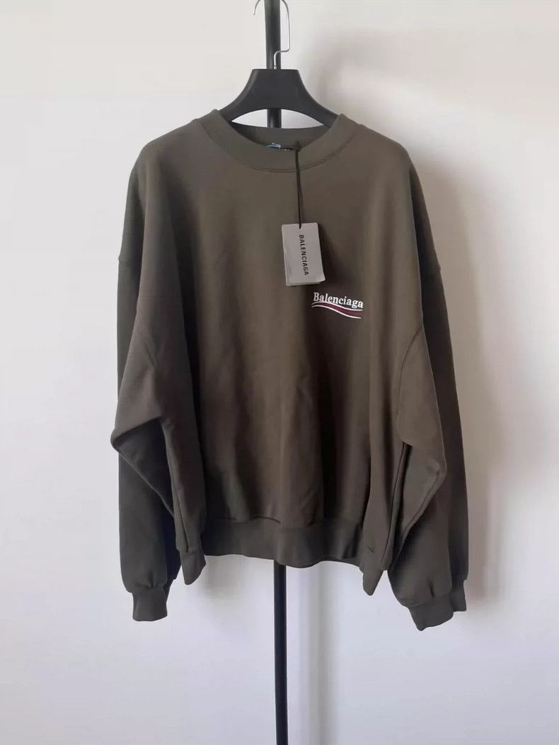 Balenciaga Balenciaga Solid monogrammed Logo printed crewneck pullove Size US XL / EU 56 / 4 - 1 Thumbnail