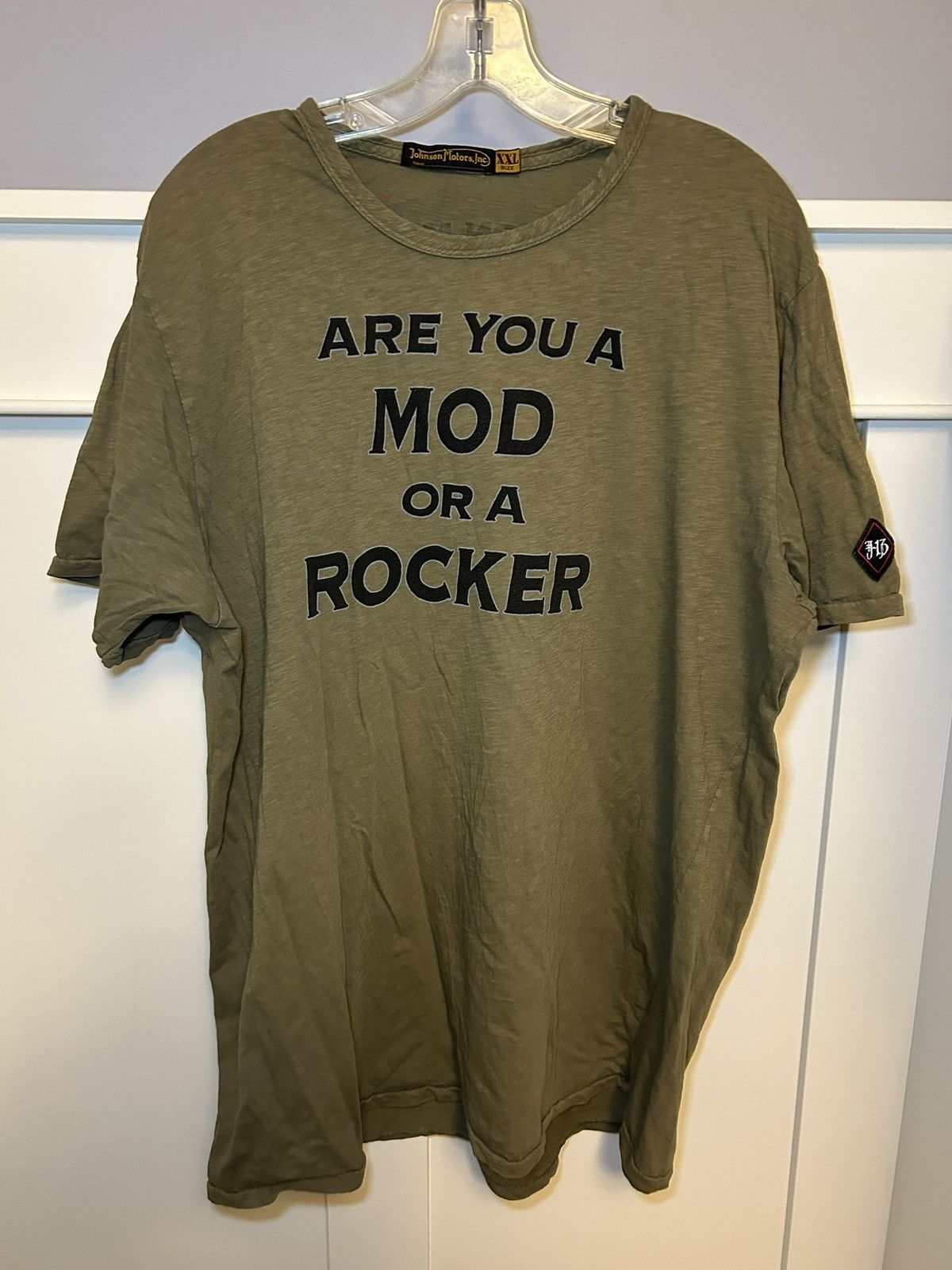 Johnson Motors Vintage Johnson Motors “Are you a mod or a rocker” t-shirt Size US XL / EU 56 / 4 - 1 Thumbnail