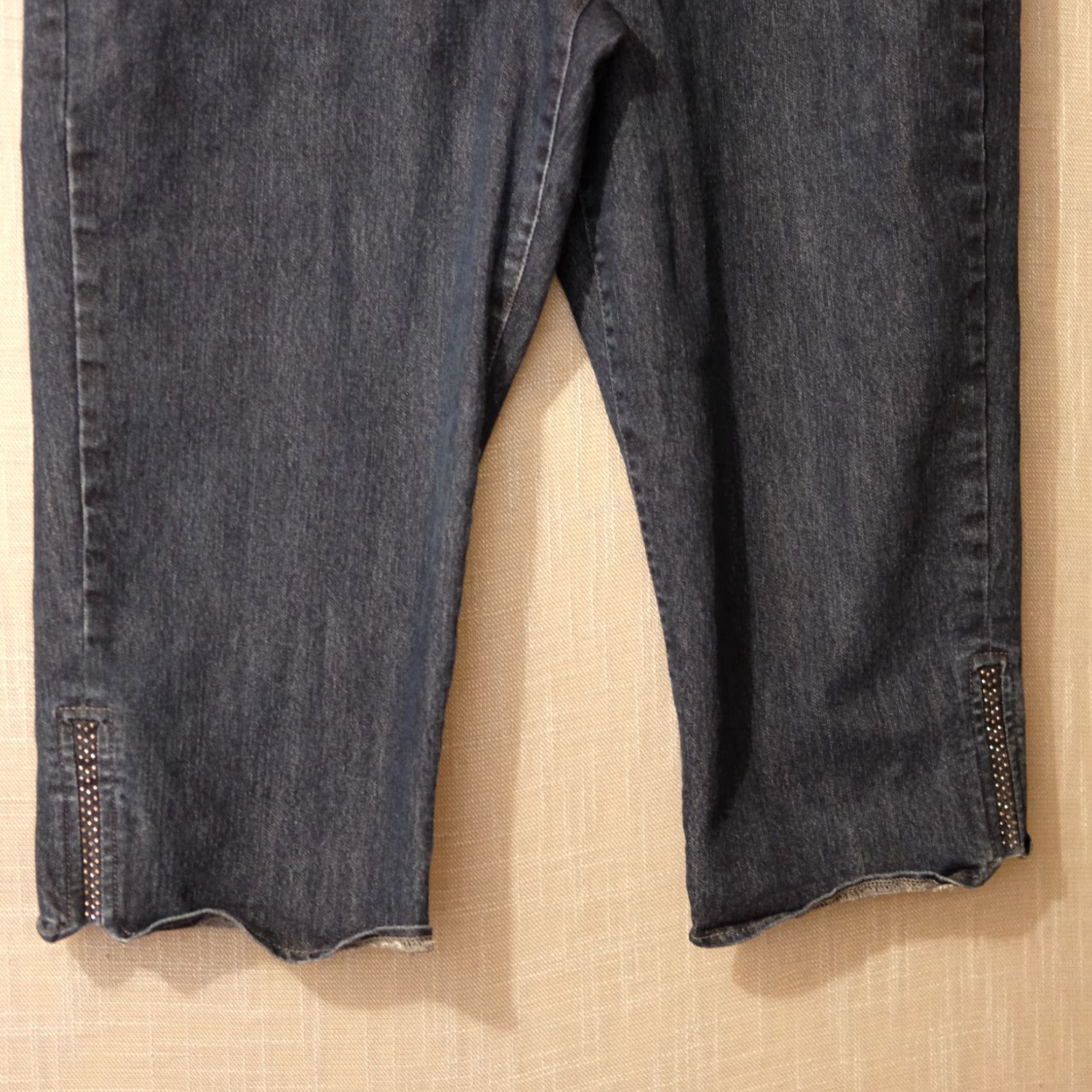 Vintage Style&co. Denim Capri Embellished Cuff Dark Wash Women’s 14 Capri Jeans 5-Pocket Blue Cotton/Polyester/Spandex Reg Womens Size ONE SIZE - 3 Thumbnail