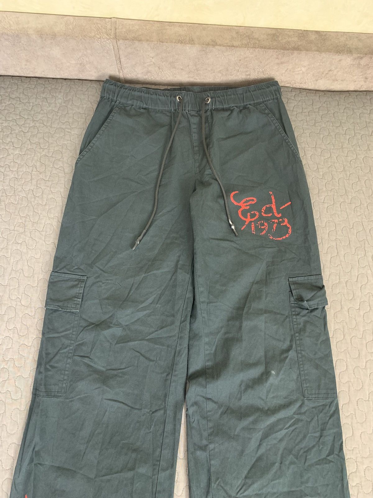 Ed Hardy Y2K Ed Hardy x Urban Outfiters Parachute Cargo Pants Size XS Size US 28 / EU 44 - 3 Thumbnail