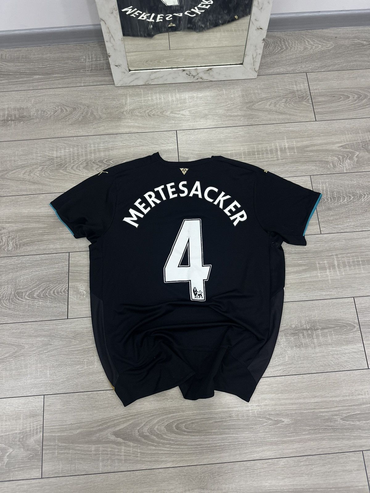 Vintage Puma Arsenal 4 Mertesacker Soccer Jersey Size US L / EU 52-54 / 3 - 1 Thumbnail