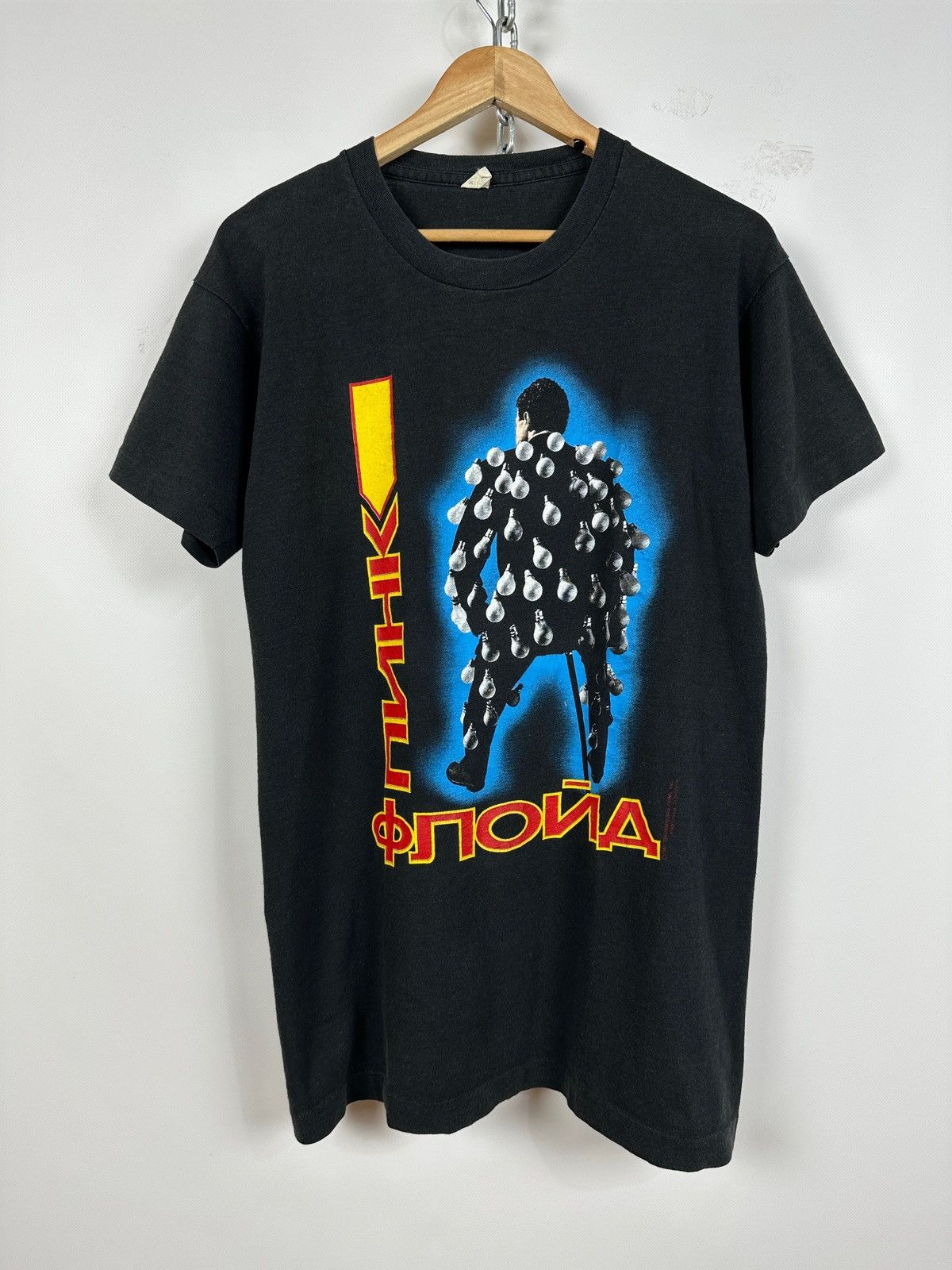 Band Tees 1989 Vintage Pink Floyd Russian On Tour Band T-Shirt Size US L / EU 52-54 / 3 - 1 Thumbnail